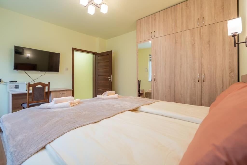 Top Location Central New & Spacious 3 BDR apt Medical Academy