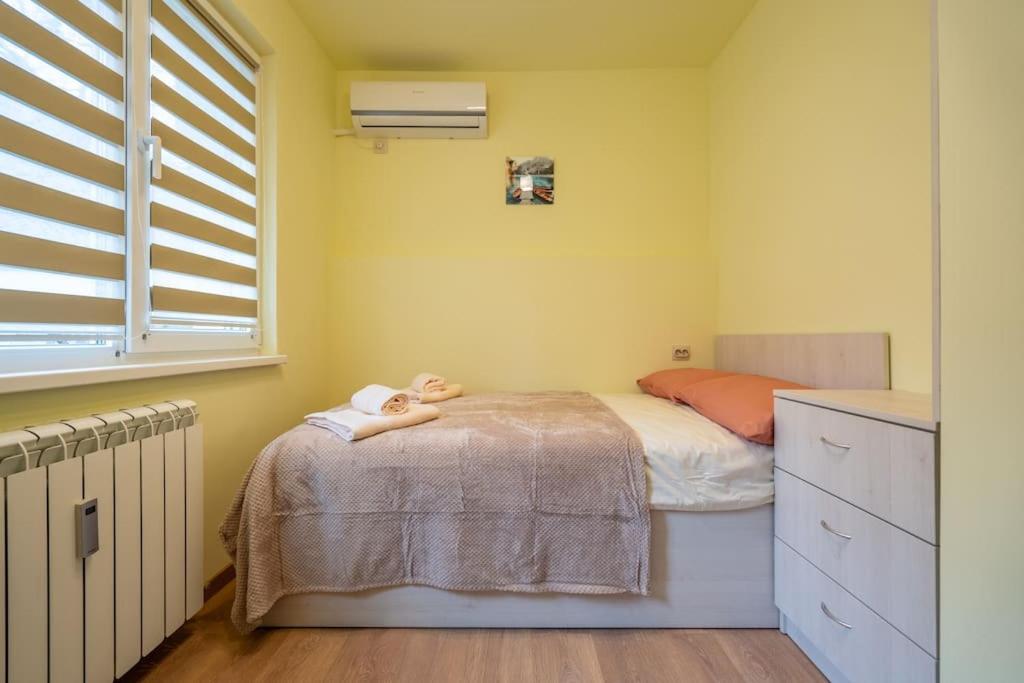 Top Location Central New & Spacious 3 BDR apt Medical Academy