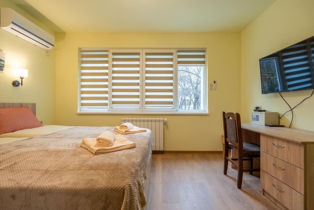 Top Location Central New & Spacious 3 BDR apt Medical Academy