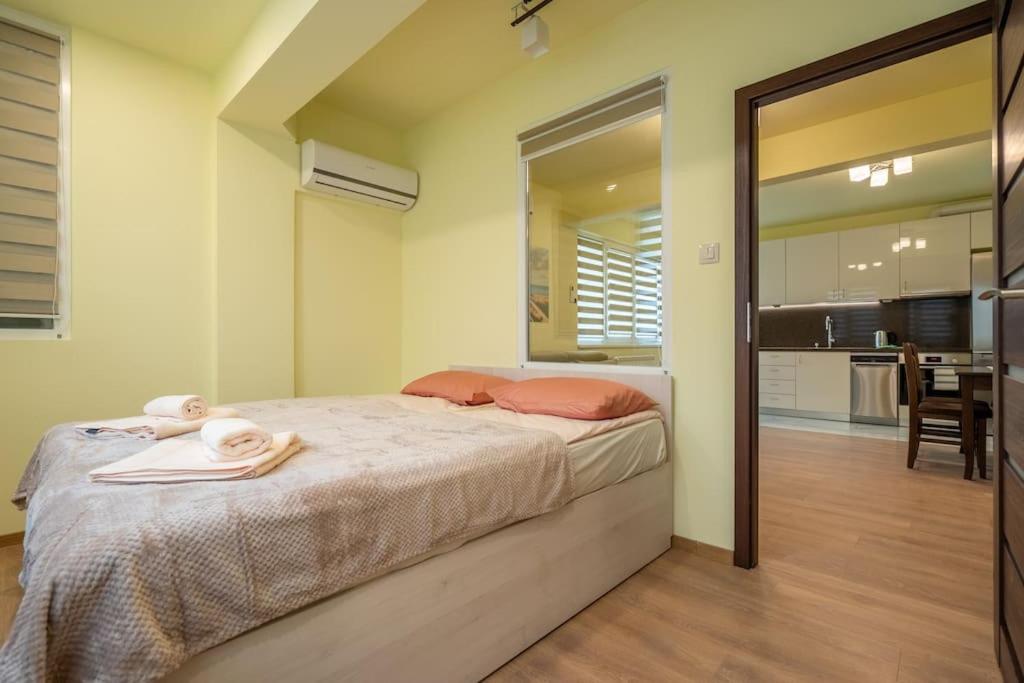 Top Location Central New & Spacious 3 BDR apt Medical Academy