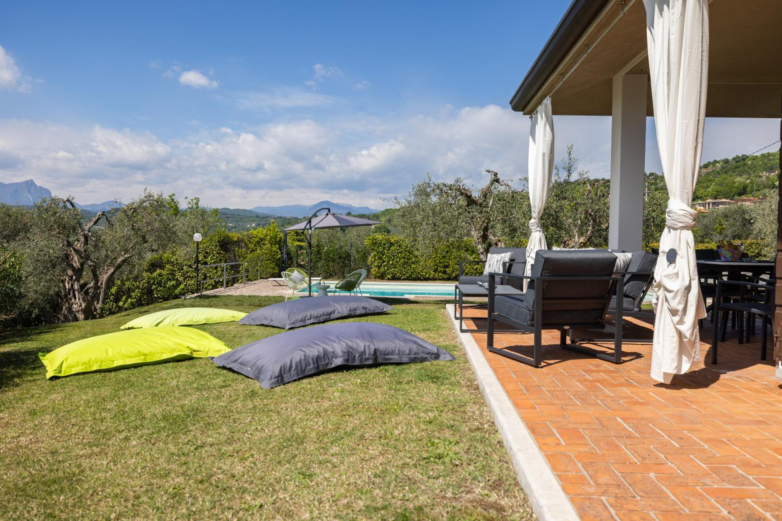 Magic Villa Bardolino view 2