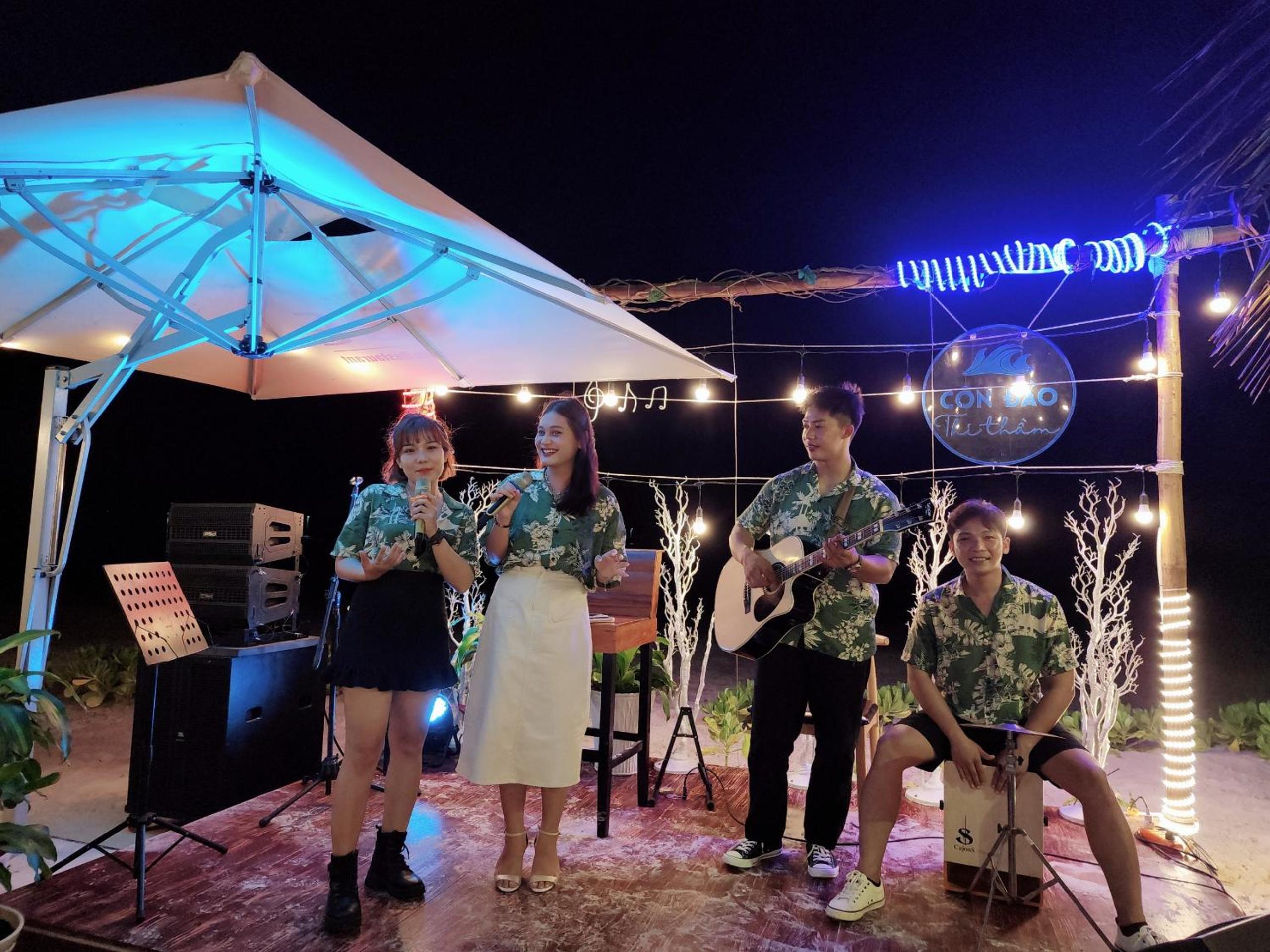 Tan Son Nhat Con Dao Resort