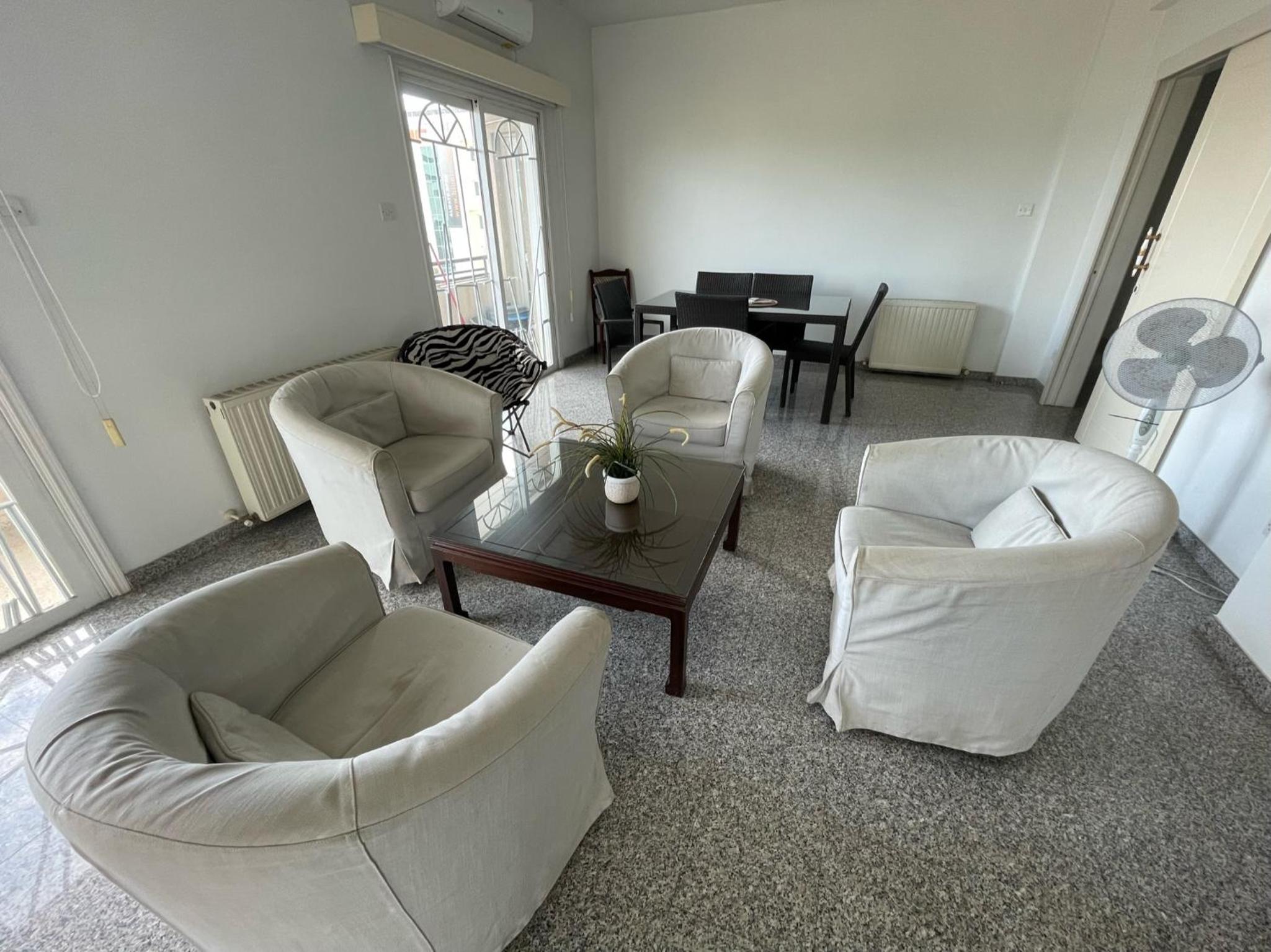 Platform 357 Gravias Spacious Apartment