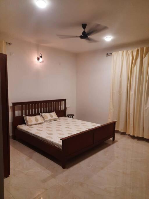 The RusticVibe-Villa with Garden 30 km frm Ecity view 5