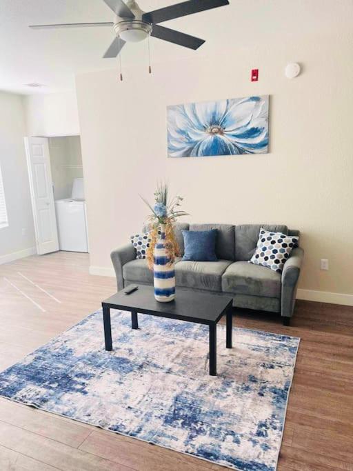 Las Vegas Apartment near the strip view 4
