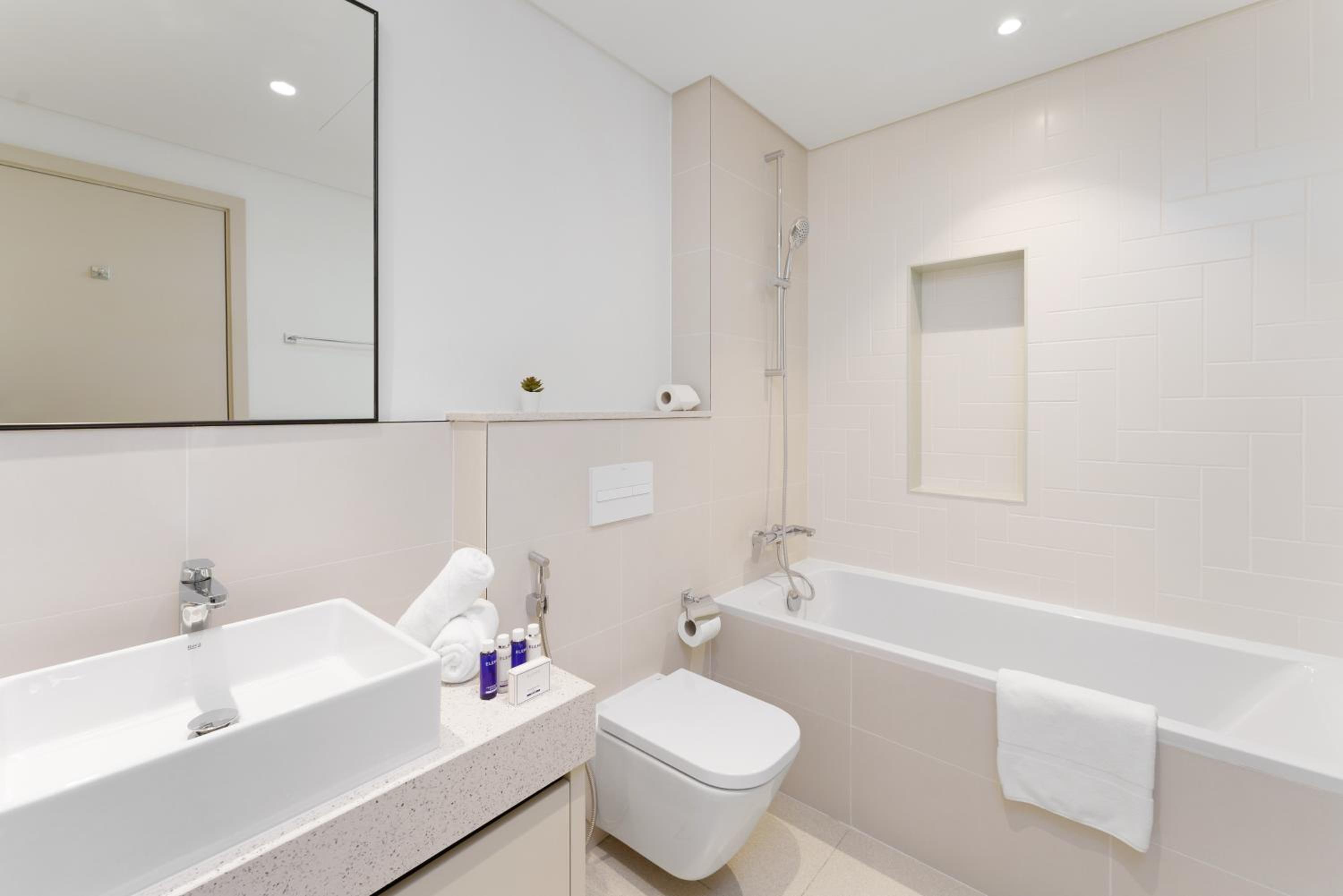 Maison Privee - Exclusive Apt w/ Unmatched Dubai Marina Vistas