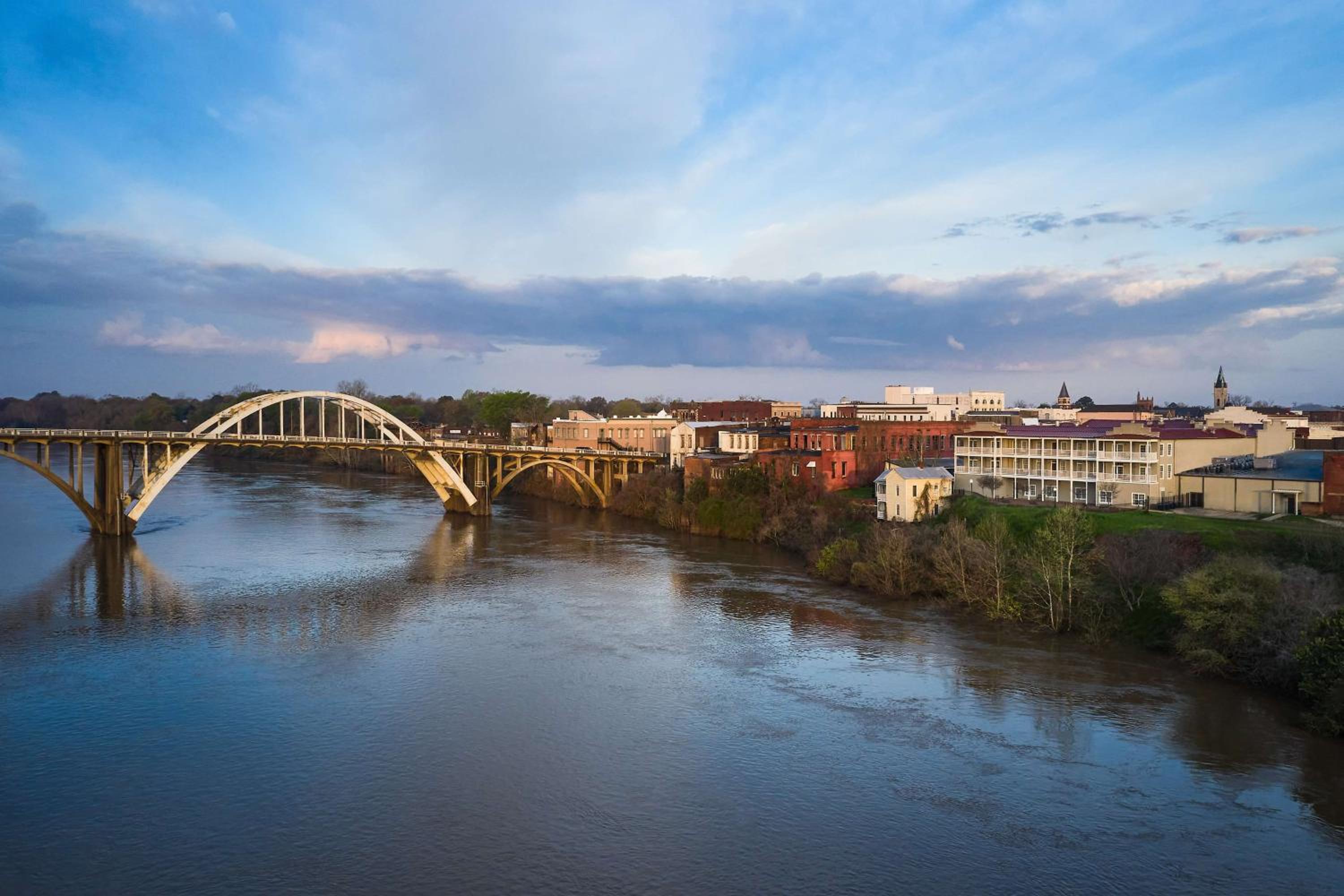 Selma Vacations - St James Hotel Selma Tapestry Collection by Hilton - Property Image 3