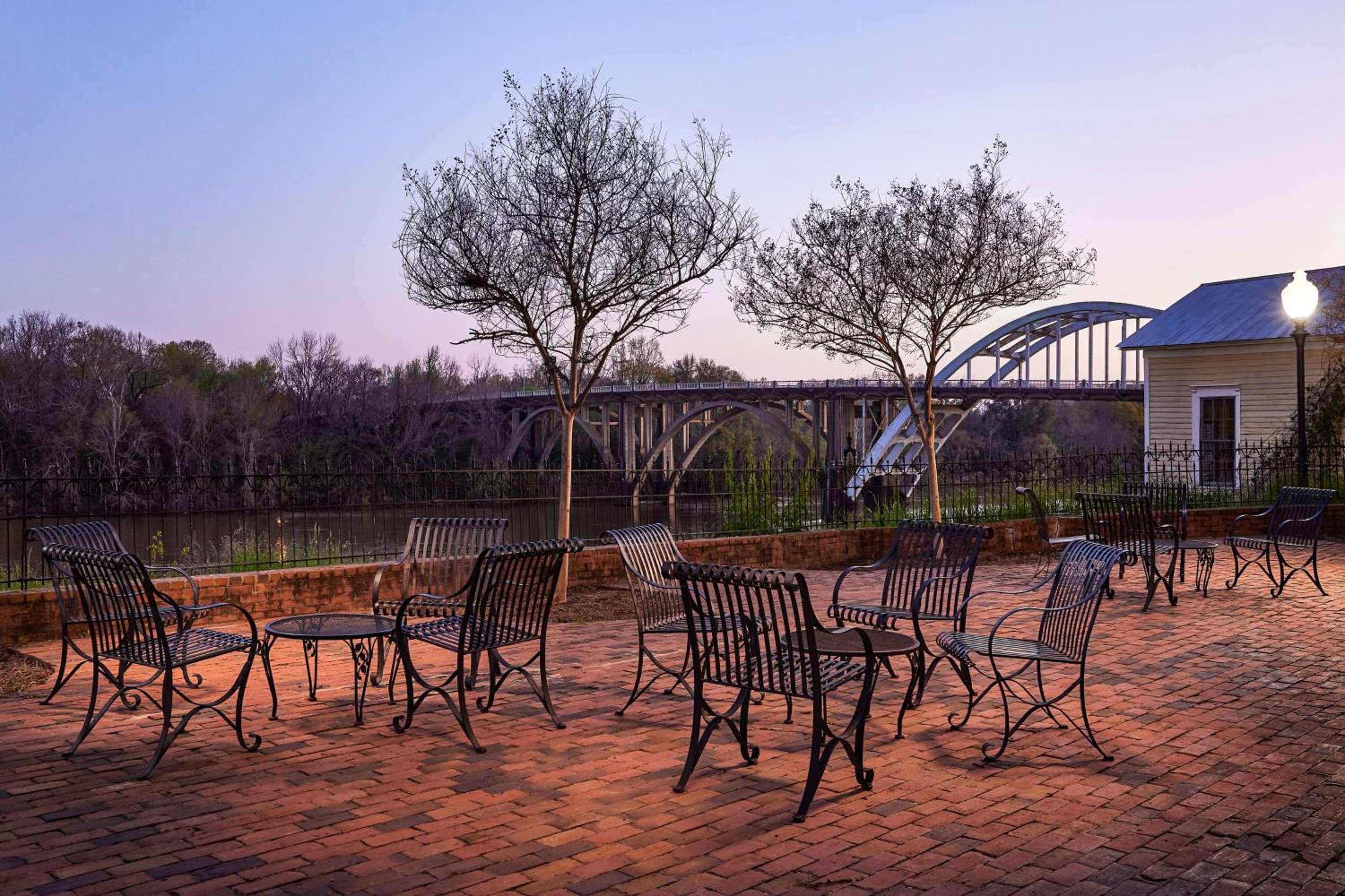 Selma Vacations - St James Hotel Selma Tapestry Collection by Hilton - Property Image 5