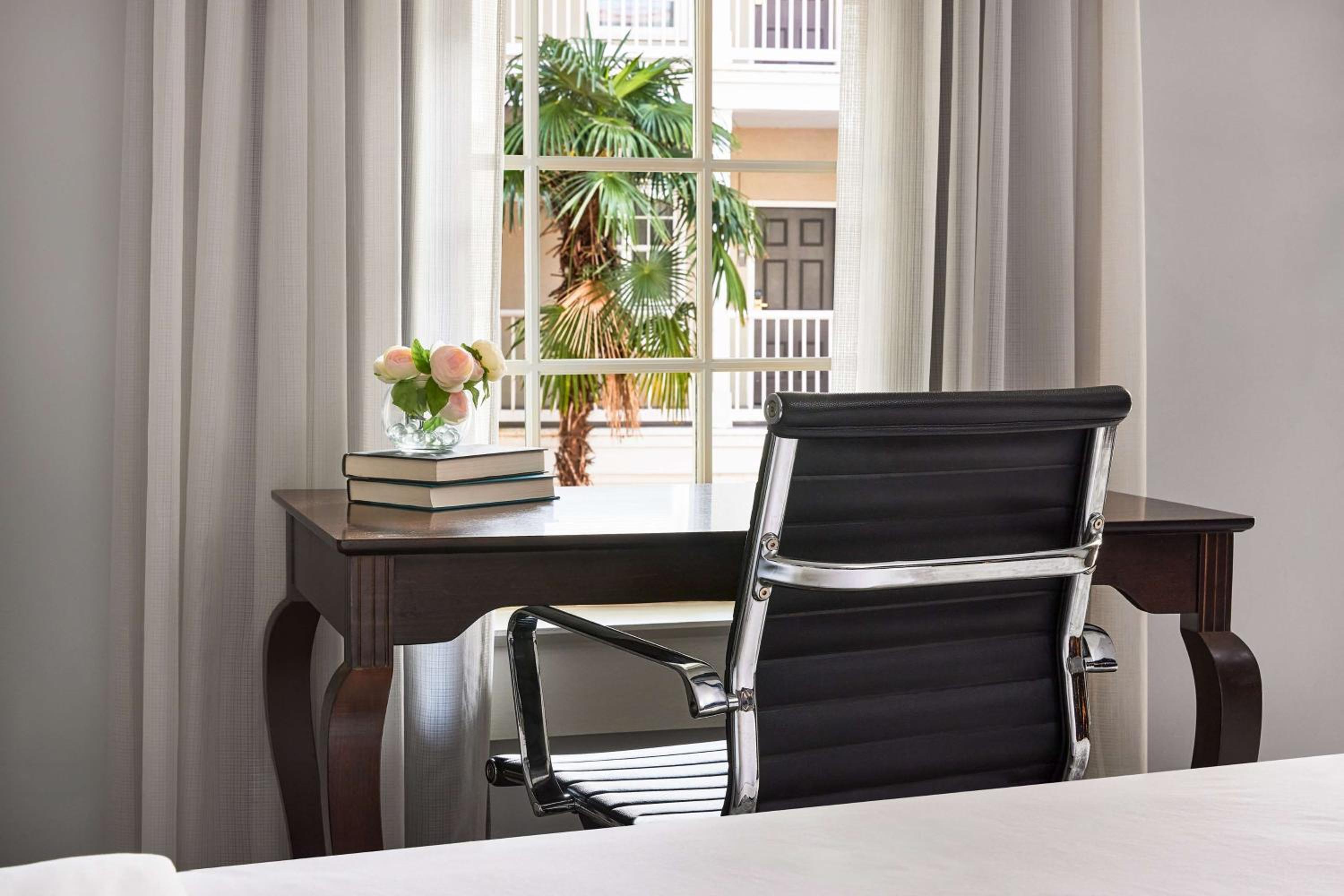 Selma Vacations - St James Hotel Selma Tapestry Collection by Hilton - Property Image 2