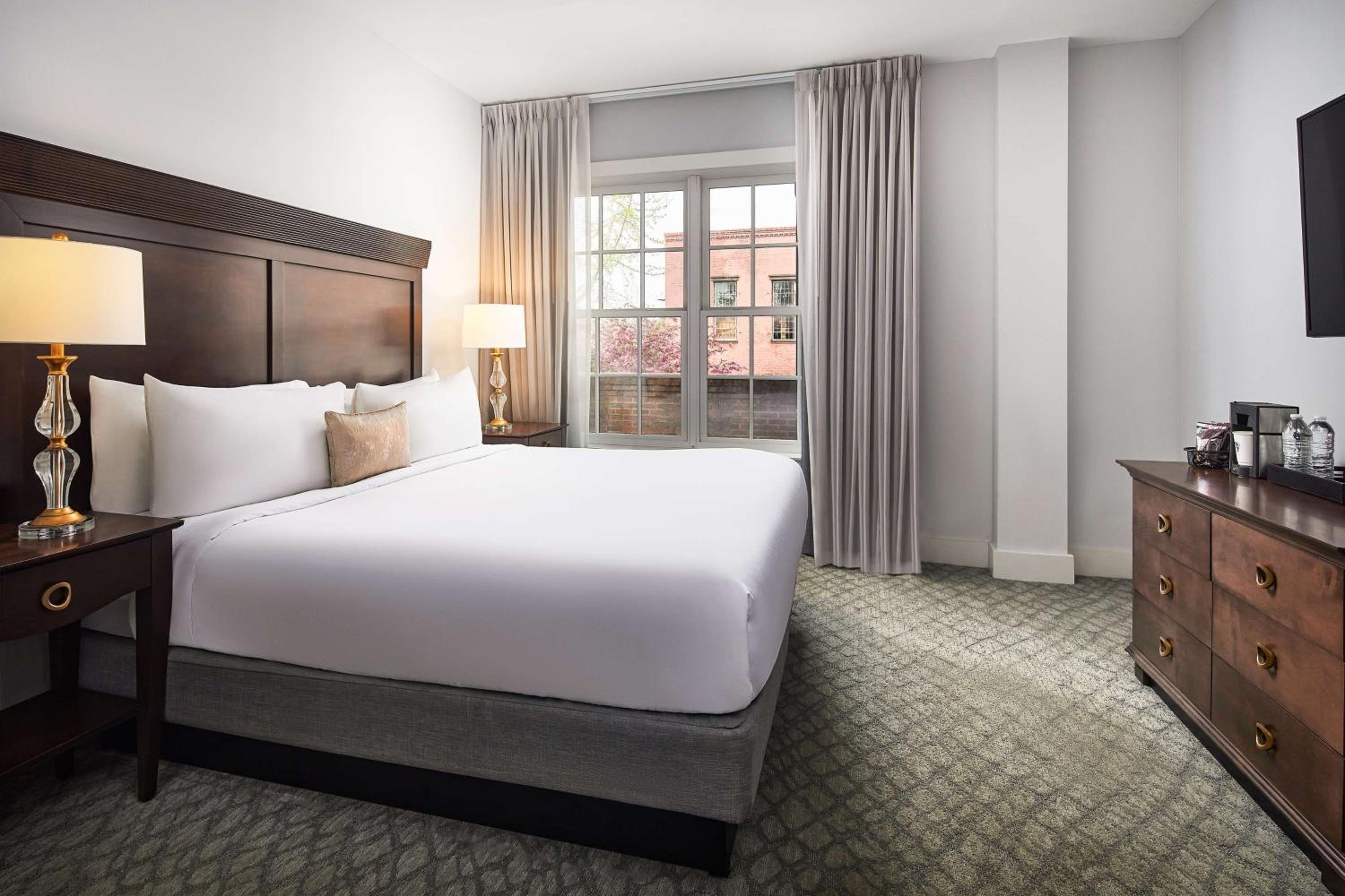 Selma Vacations - St James Hotel Selma Tapestry Collection by Hilton - Property Image 9