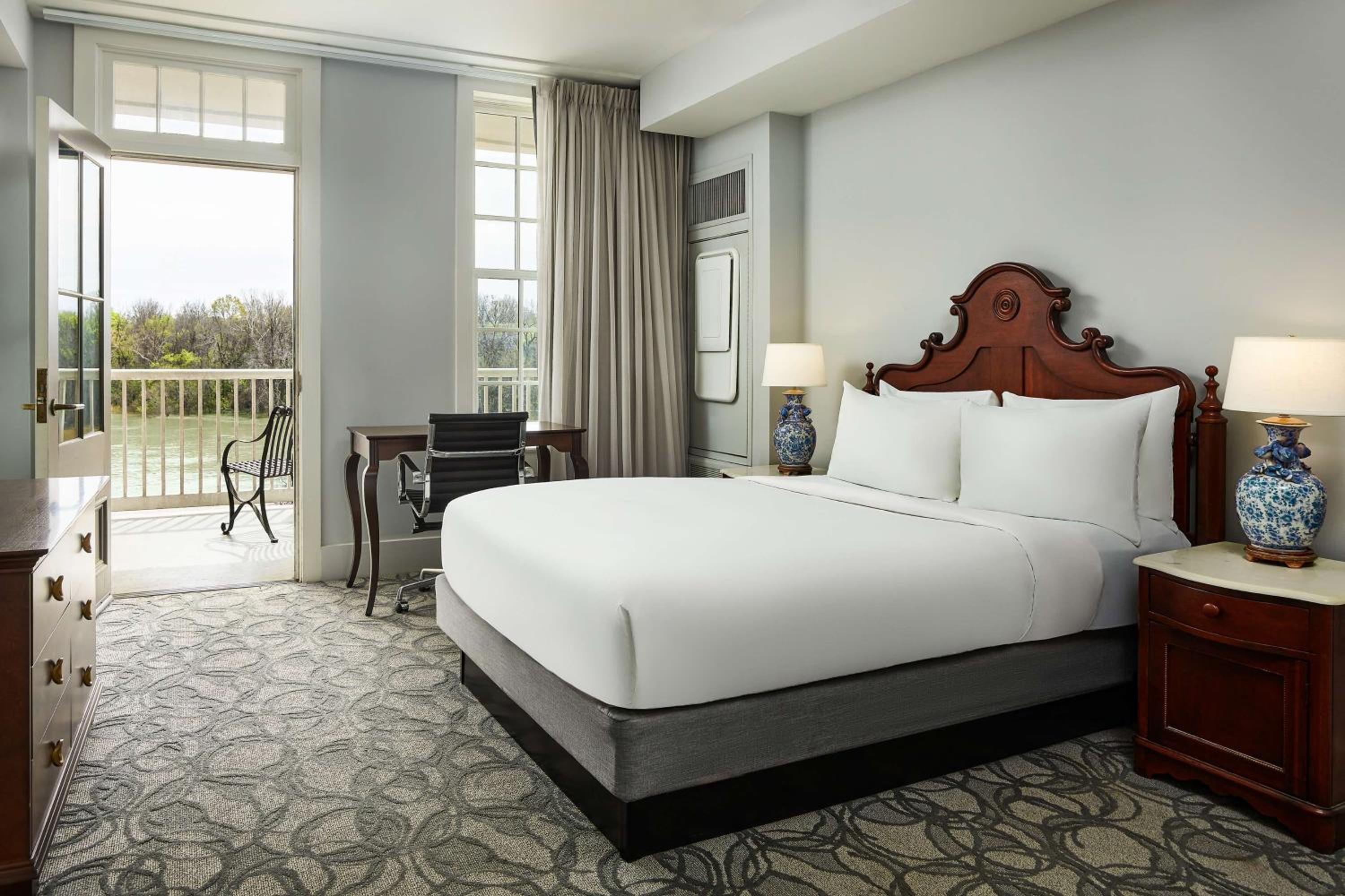 Selma Vacations - St James Hotel Selma Tapestry Collection by Hilton - Property Image 1