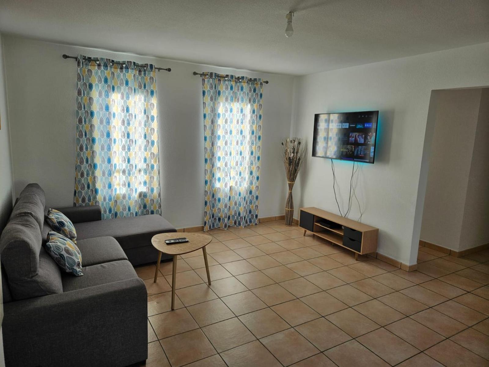 NEW Appart 2 chambres avec piscine proche aeroport view 5
