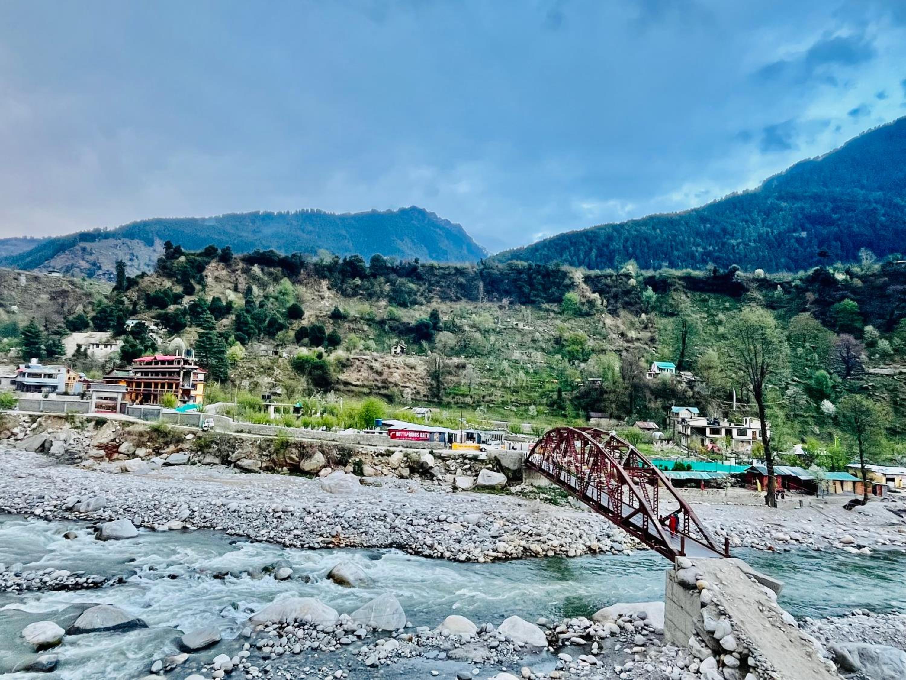 Riverside cottage manali view 2