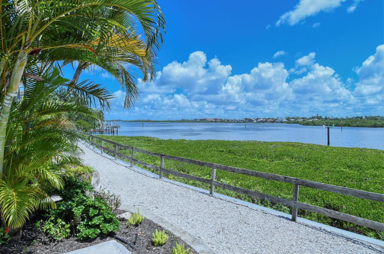 6047 EPW Bright and Spacious Bay Side Retreat view 5