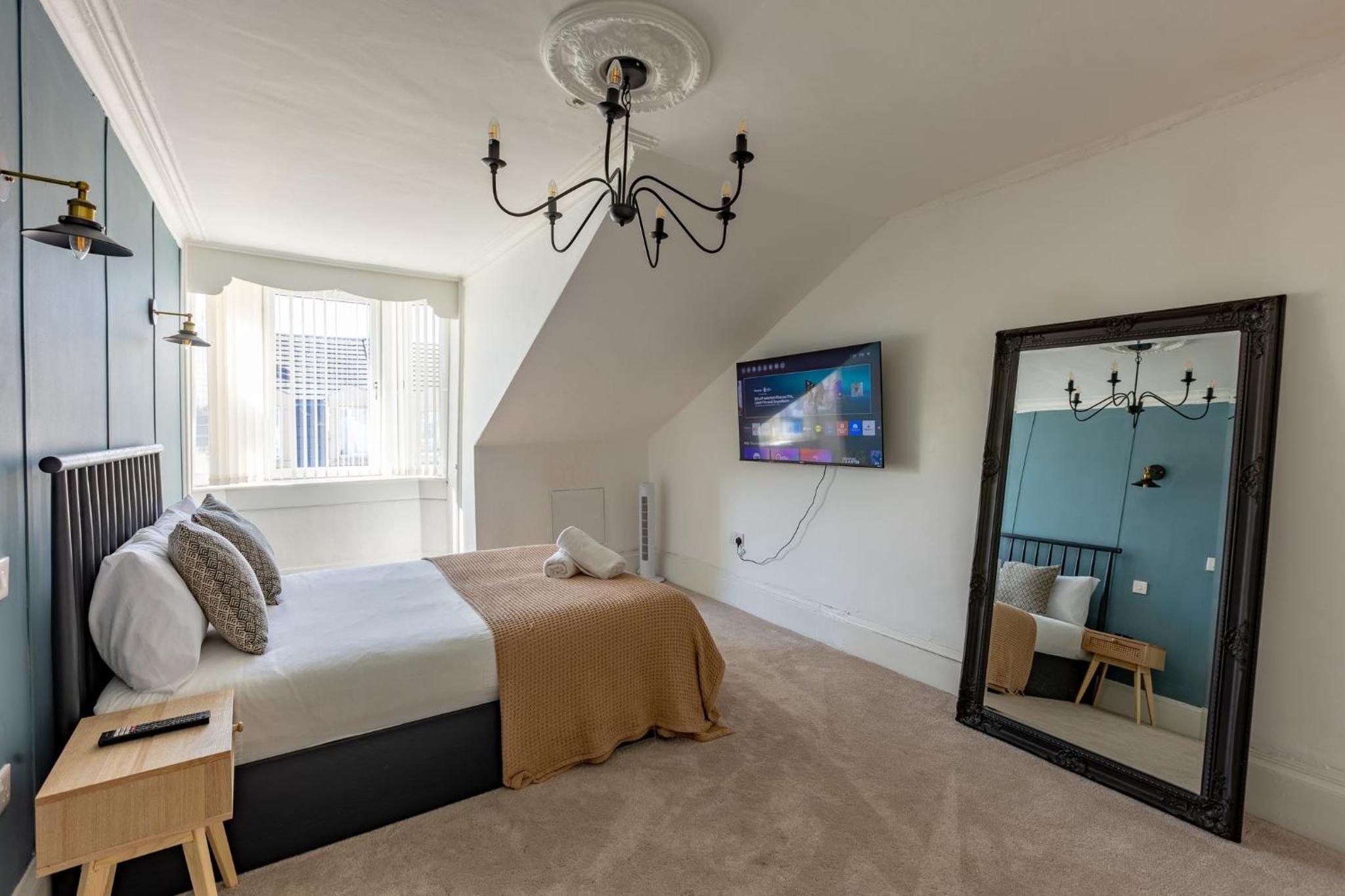 Spacious 3 Bedroom Home In Glasgow - Free Parking view 4
