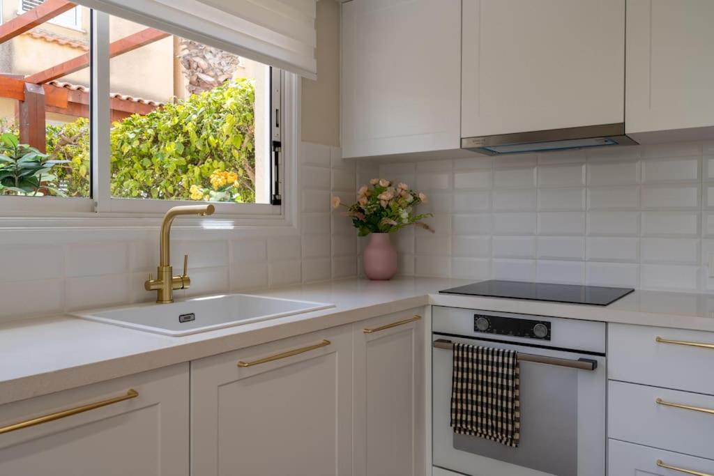 Cozy Nerina Cottage at Harbour Paphos