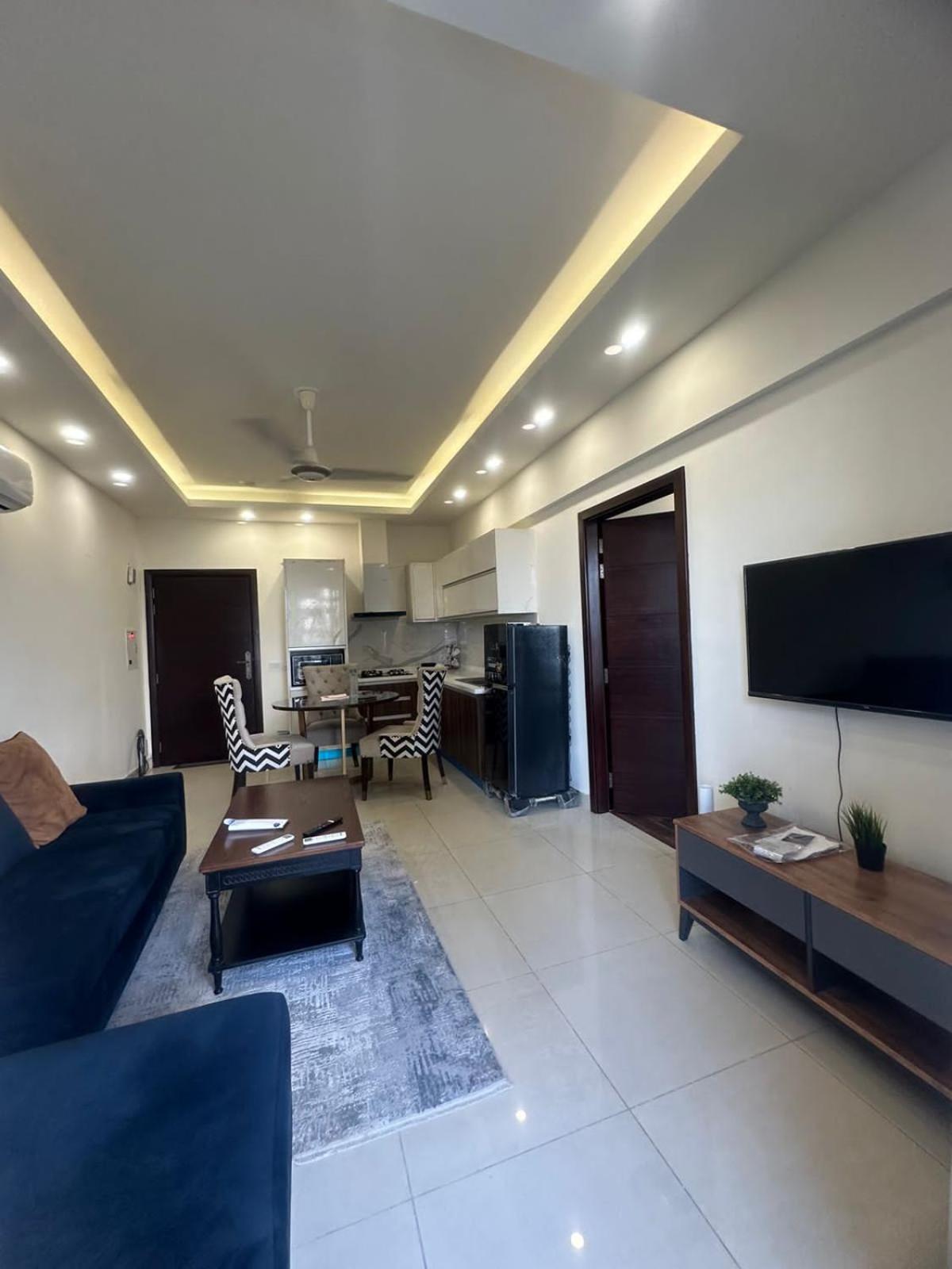LMY - Elysium Designer Luxury Apartments with Mountain & Centaurus View, Islamabad view 2