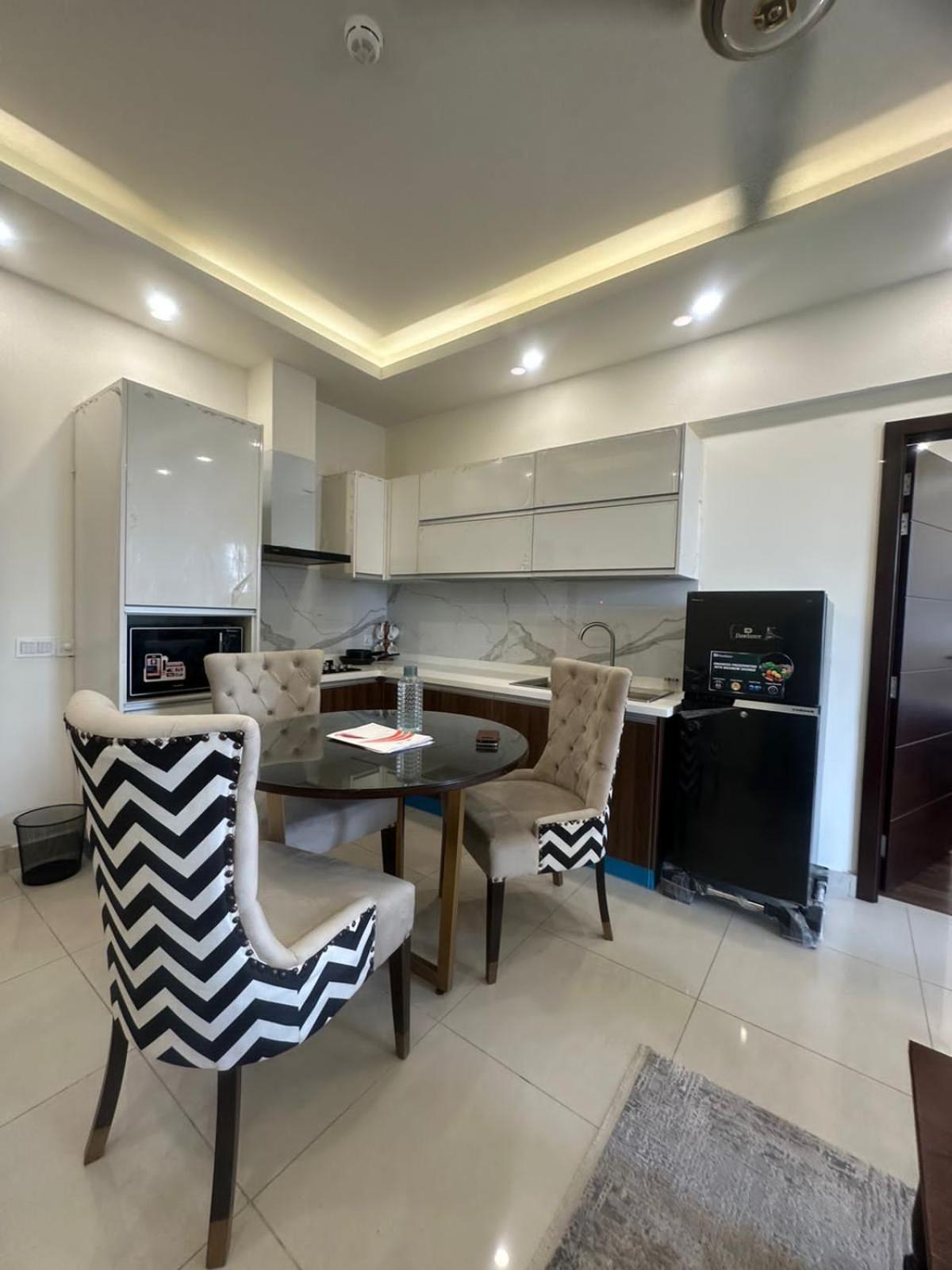 LMY - Elysium Designer Luxury Apartments with Mountain & Centaurus View, Islamabad view 3