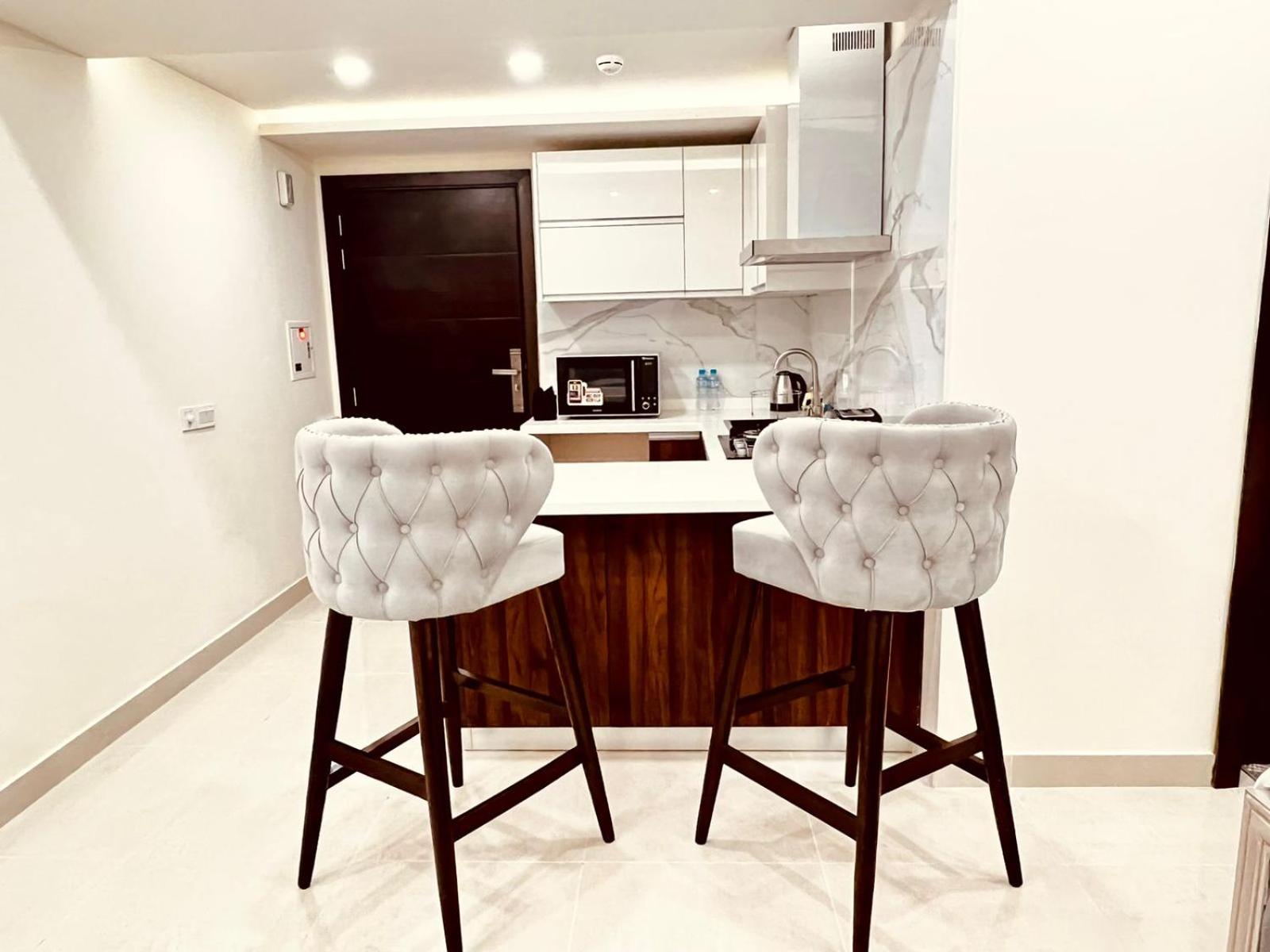 Elysium Tower High Rise Luxury Apartments facing Centaurus Mall Islamabad by LMY view 2