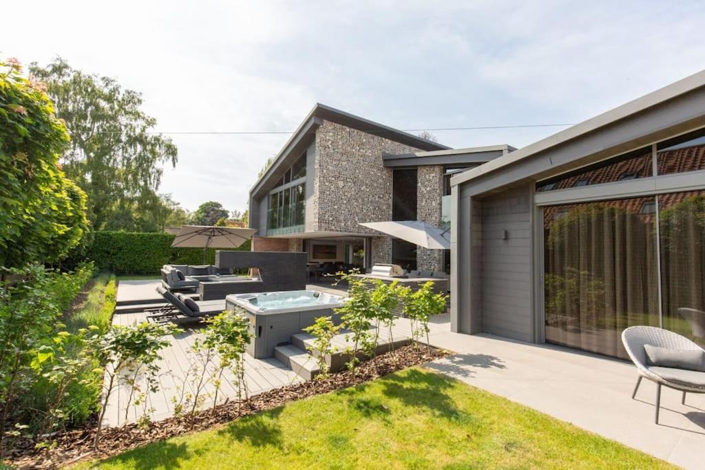 Mayflower, Luxury Norfolk Retreat - Brancaster, Sleeps 4 -12 view 3