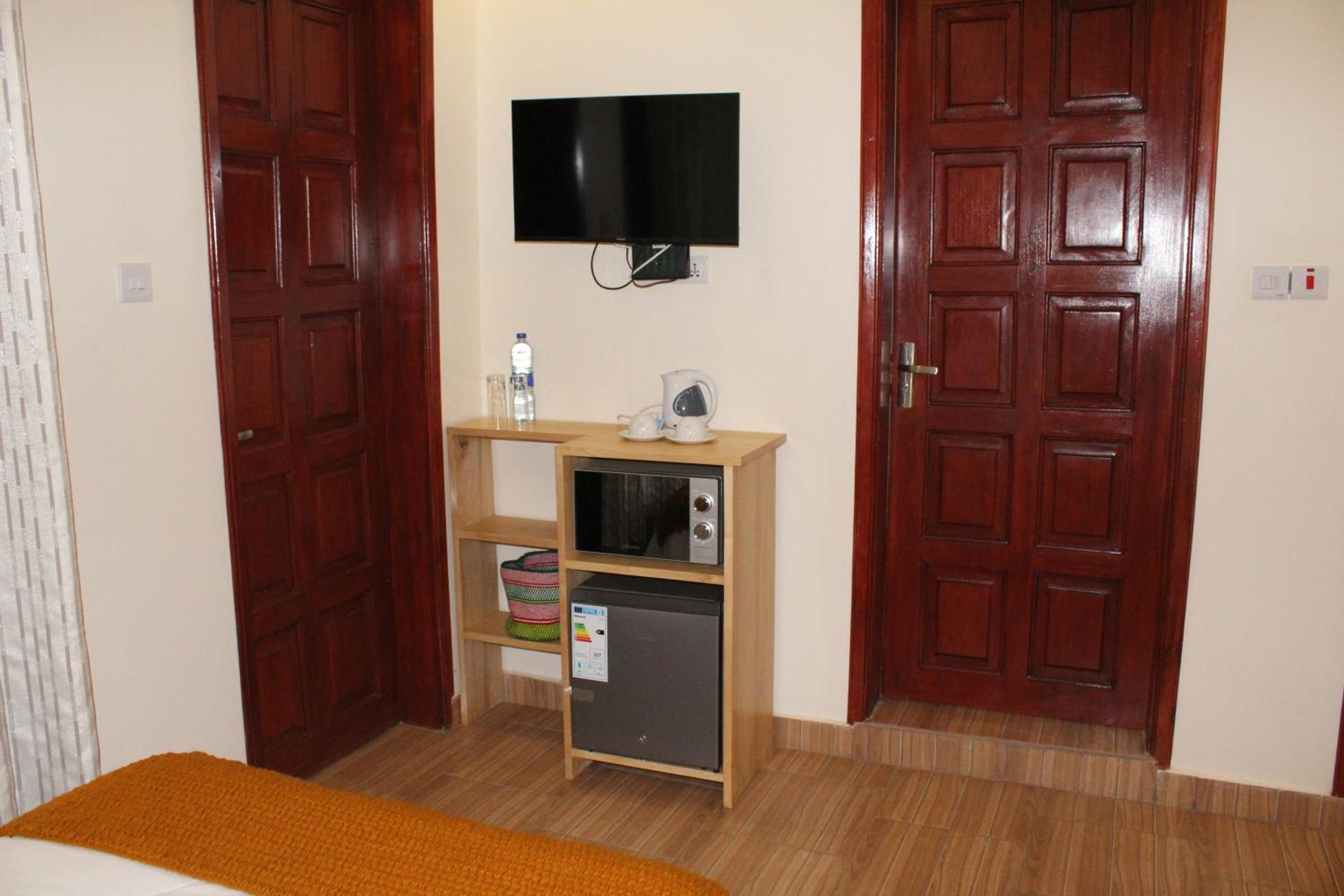 Photo 9