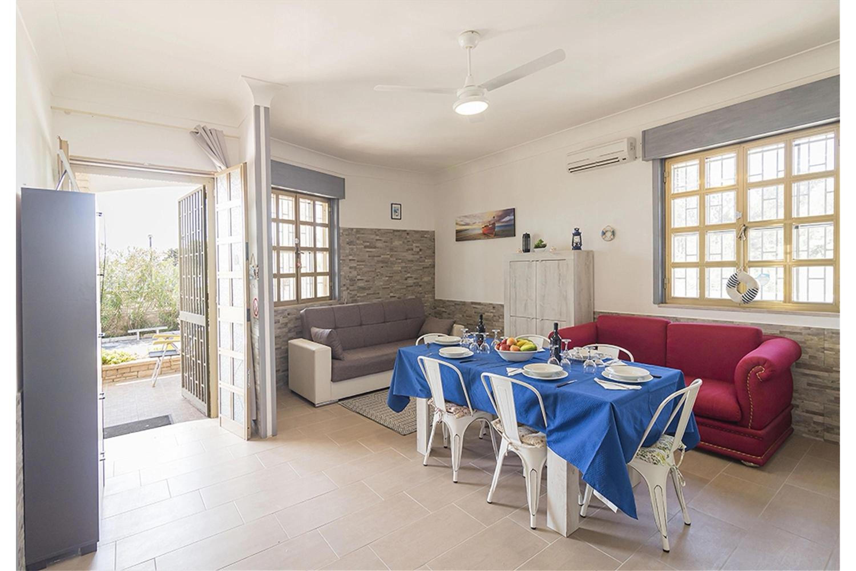 Villa Milon Near The Sea - Happy Rentals view 4