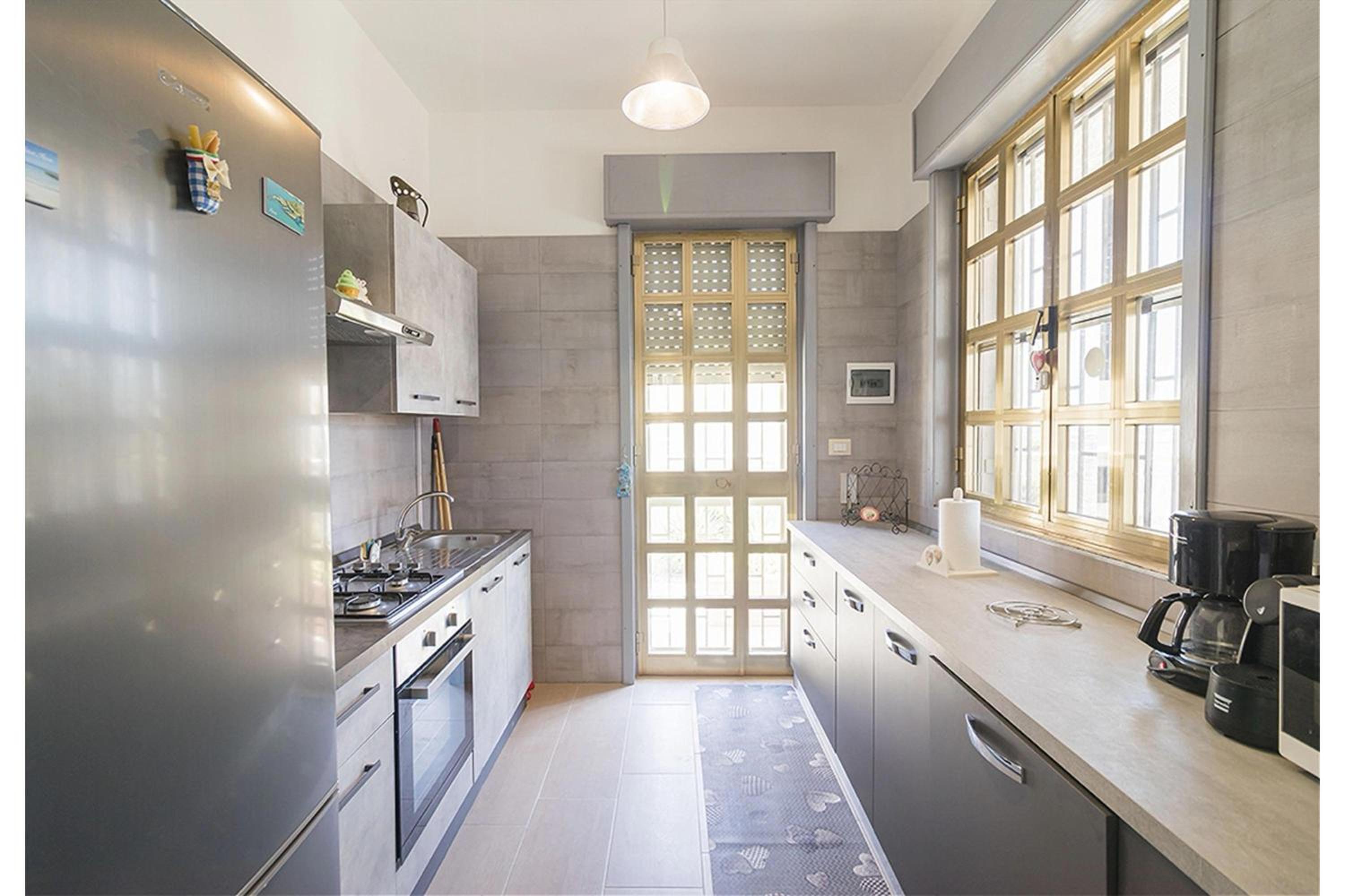 Villa Milon Near The Sea - Happy Rentals view 5
