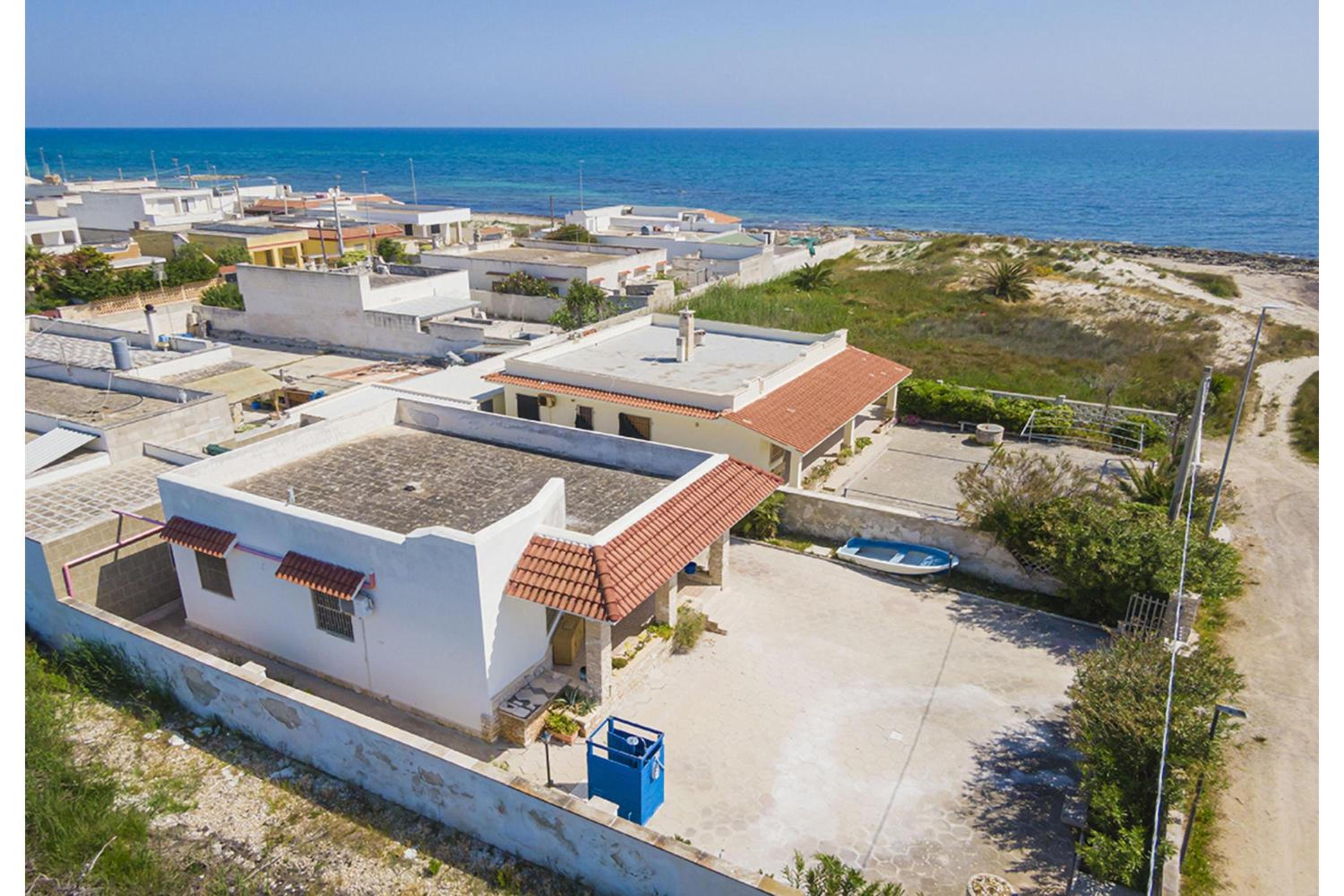 Villa Milon Near The Sea - Happy Rentals view 2