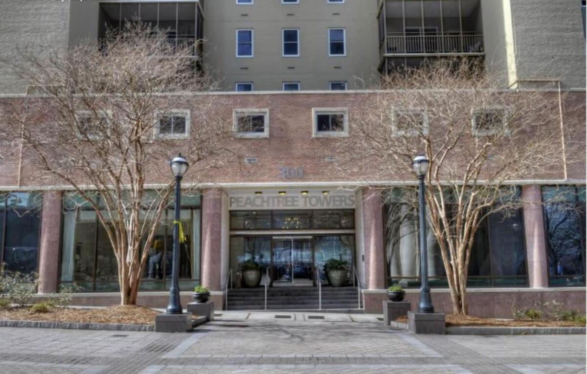 ENTIRE CONDO! Downtown! 24 Concierge! PT9B view 2