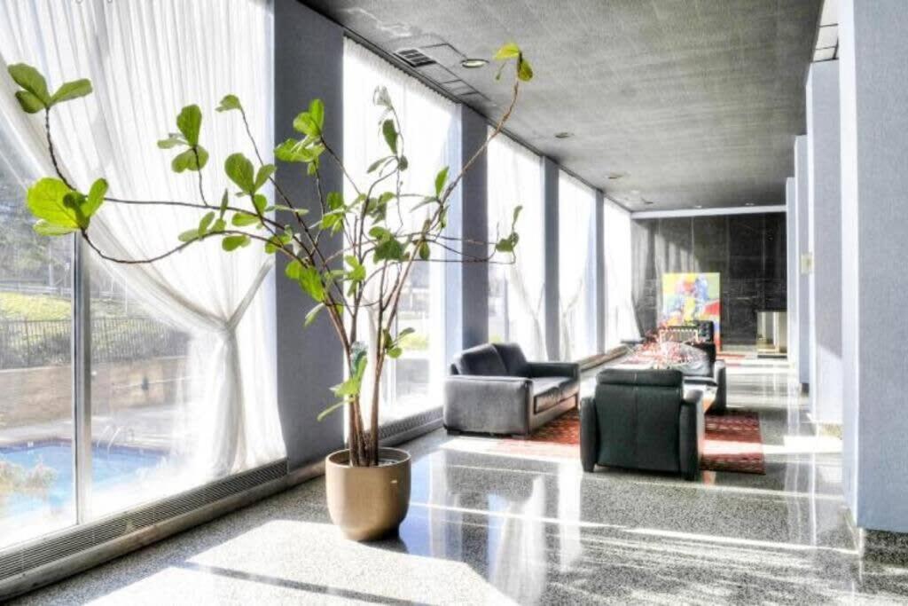 Heart Downtown 2BD Onsite Parking Condo City View! LM401 view 5