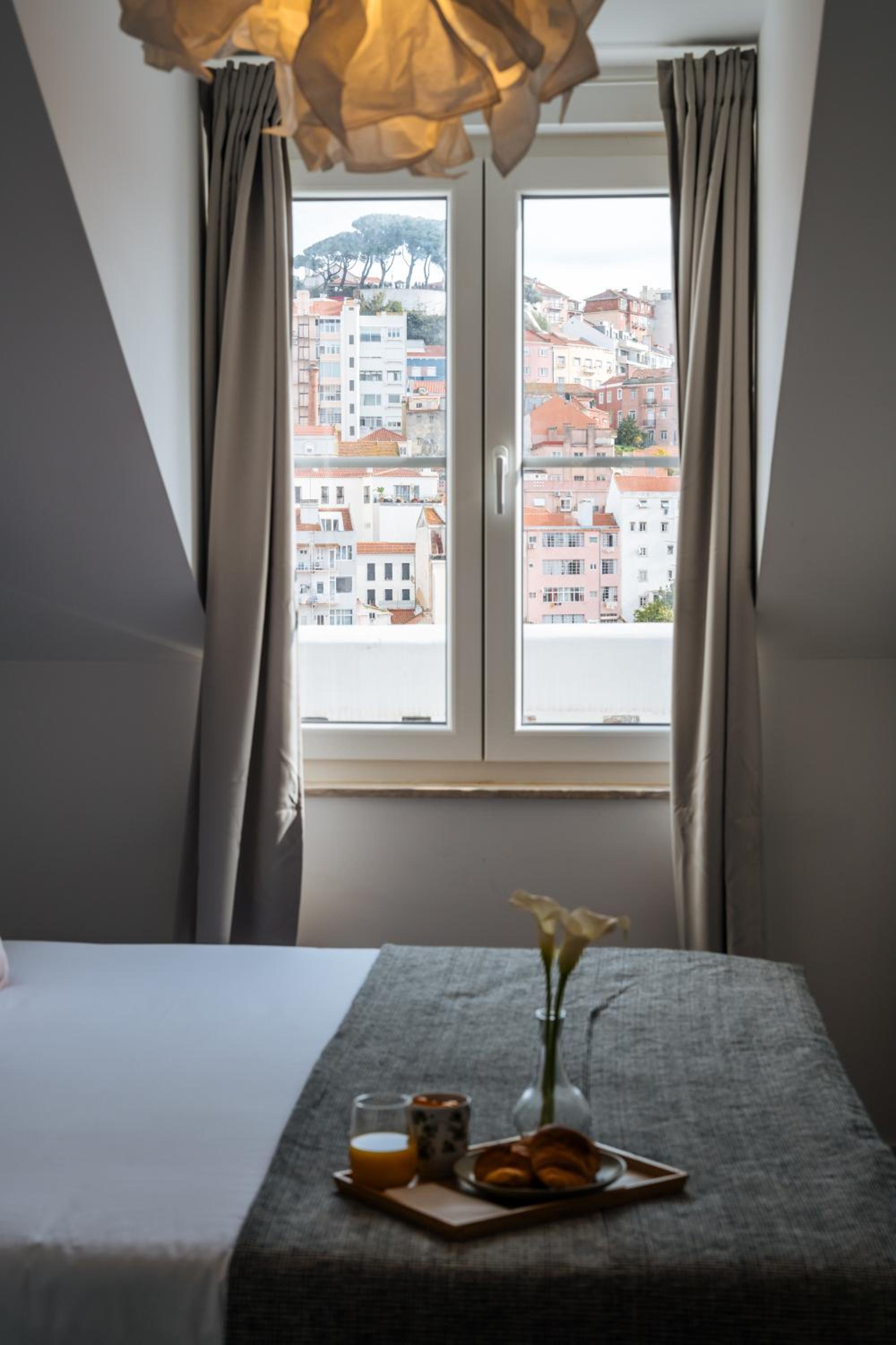 Lisbon Skyline Apartment by Misha's Place 5E view 3