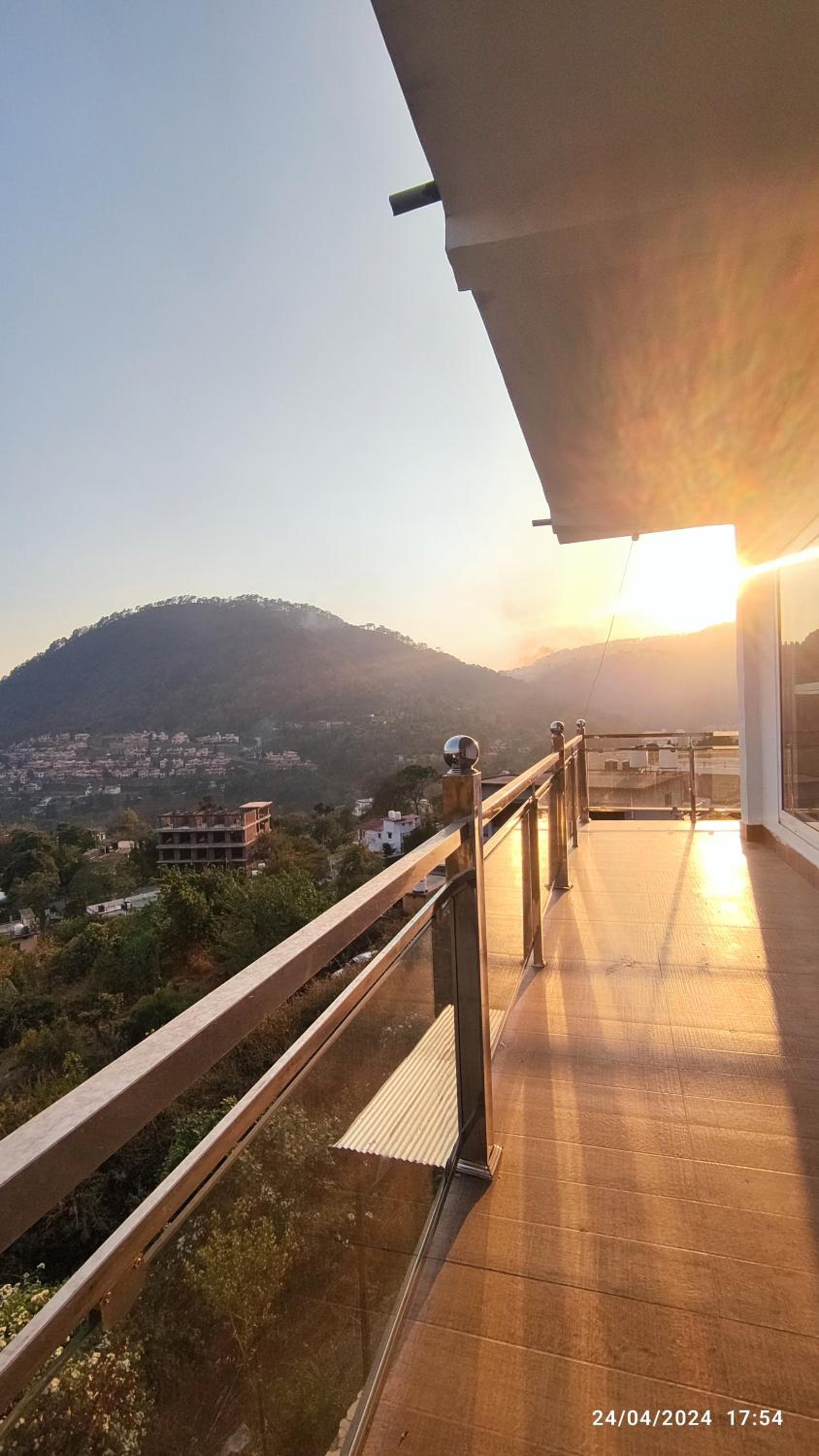 Host Labs Homestay - Premium View view 4