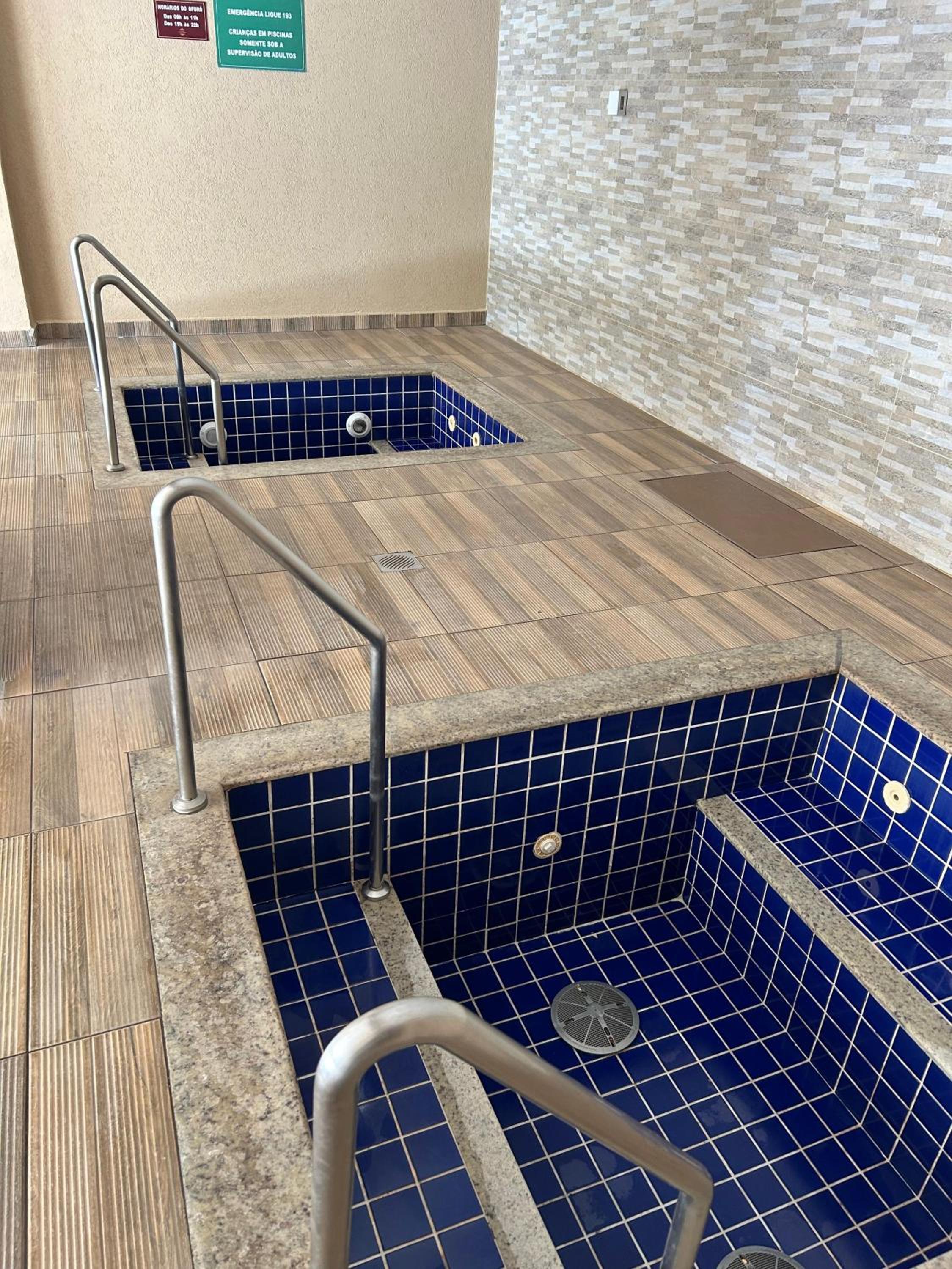 Caldas Novas - Condominio Casa da Madeira - ate 5 pessoas - PERMITIDO descer com bebida para o parque - Centro