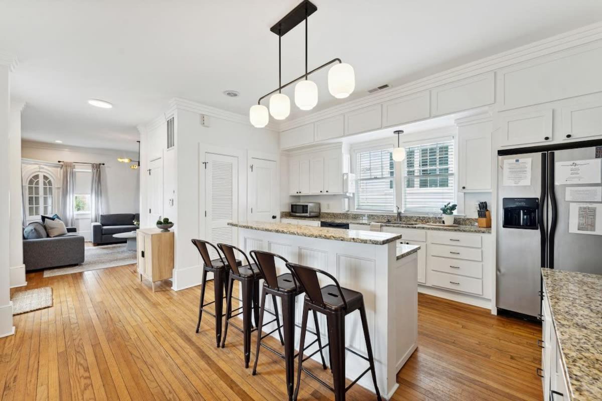 Downtown 3 Bedroom with Tons of Natural Light view 5
