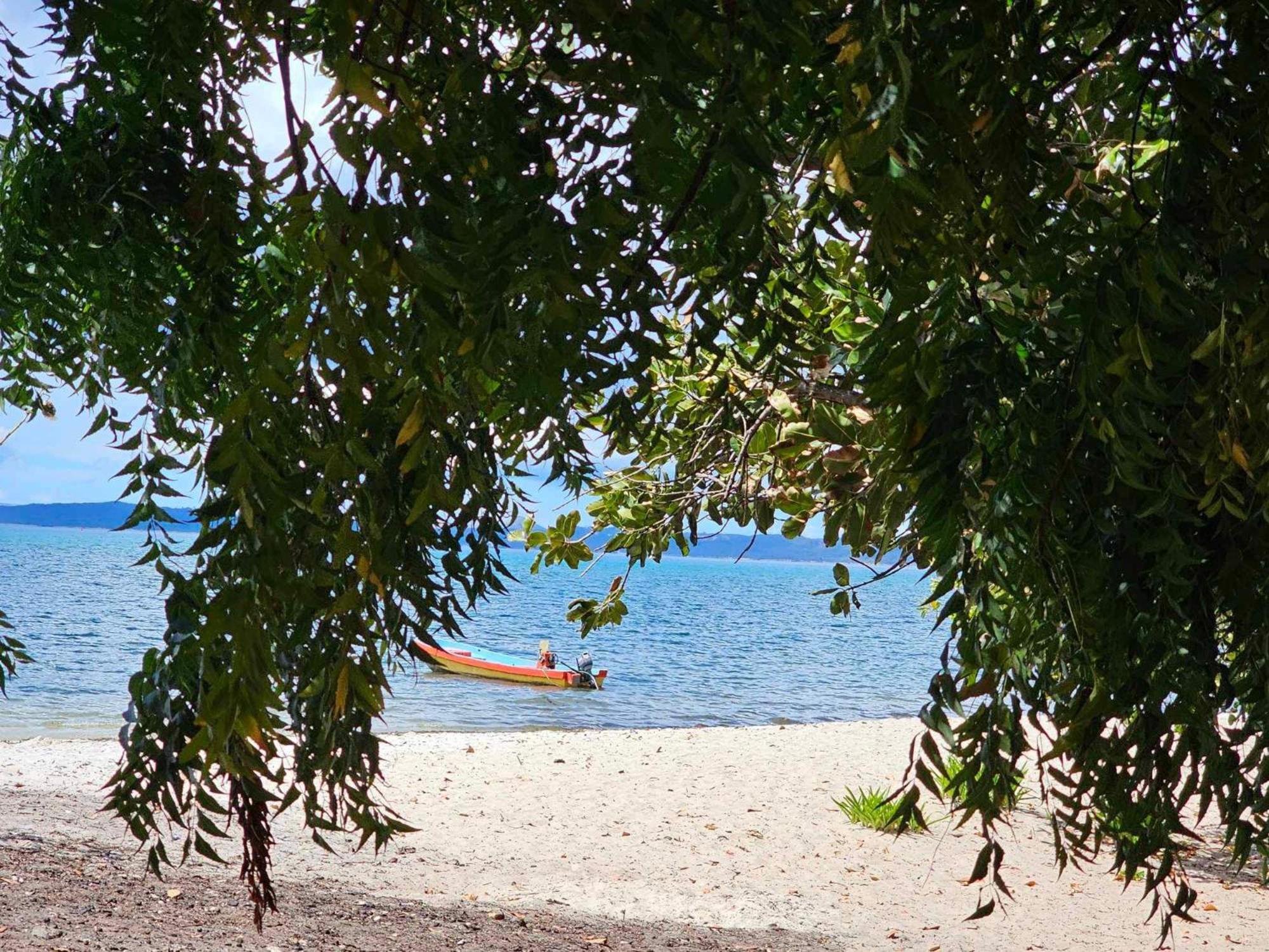 Maison les pieds dans l'eau (Ramena) view 3