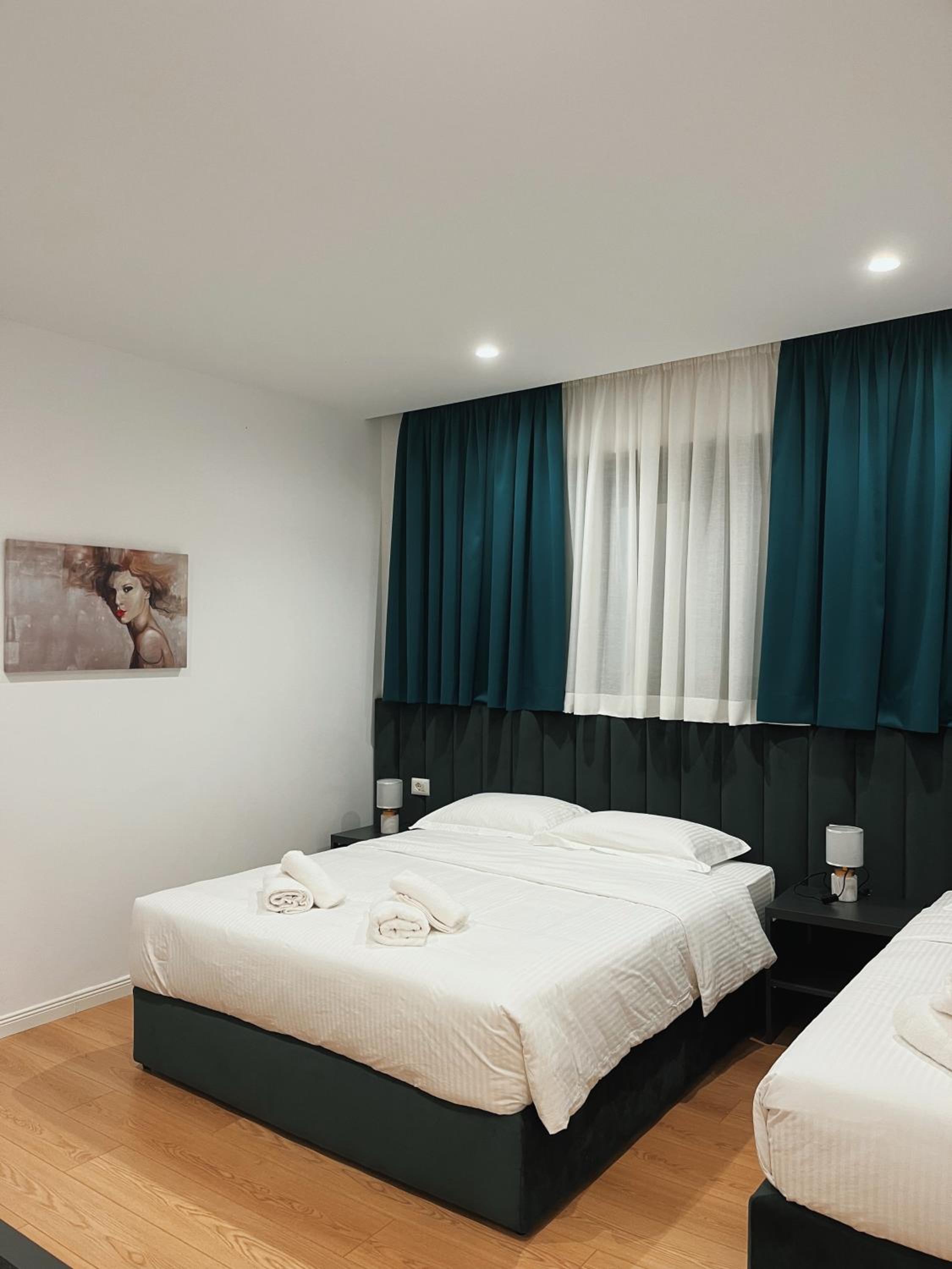 Clinton Tirana Inn