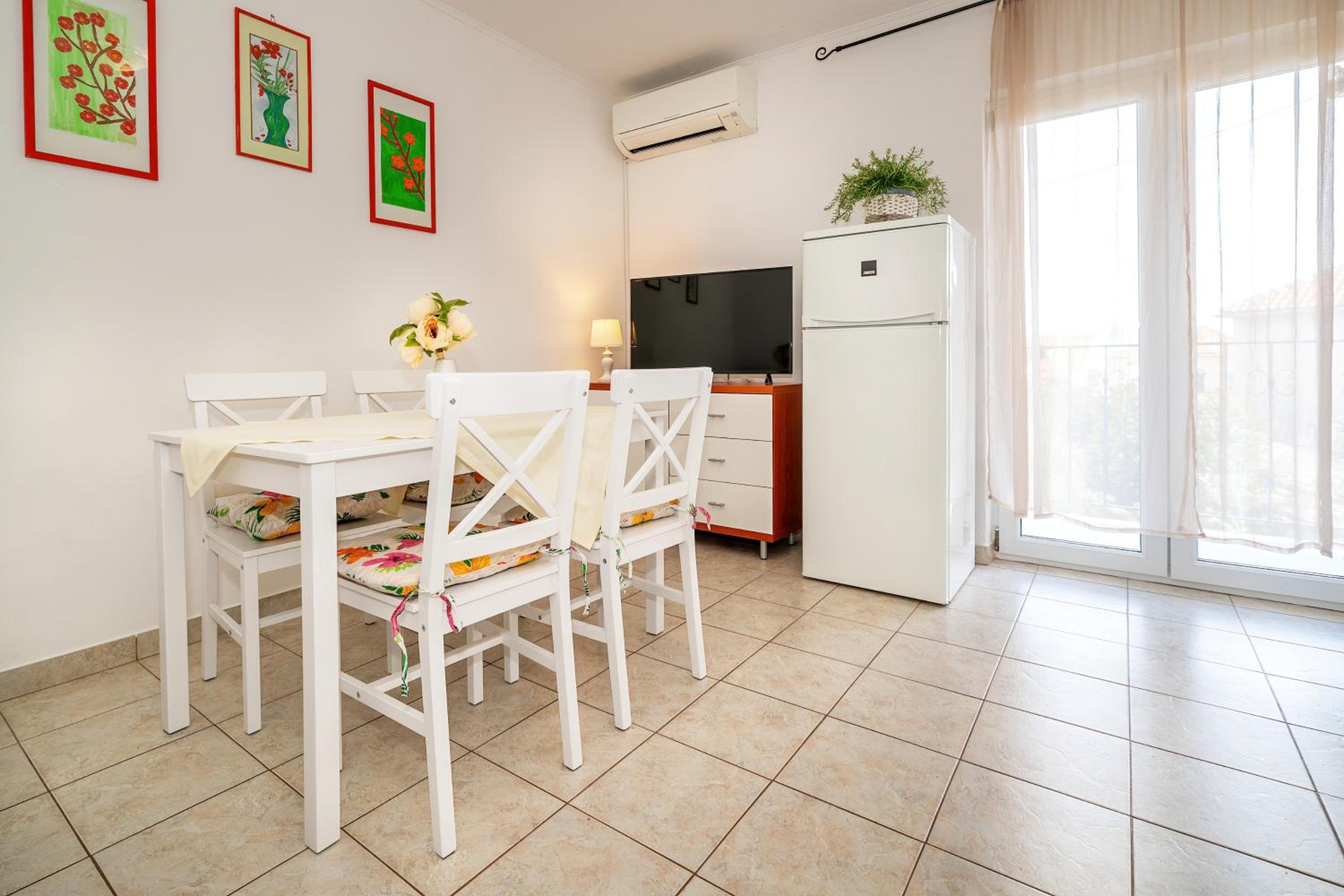 Apartments Karolina with Balcony view 2