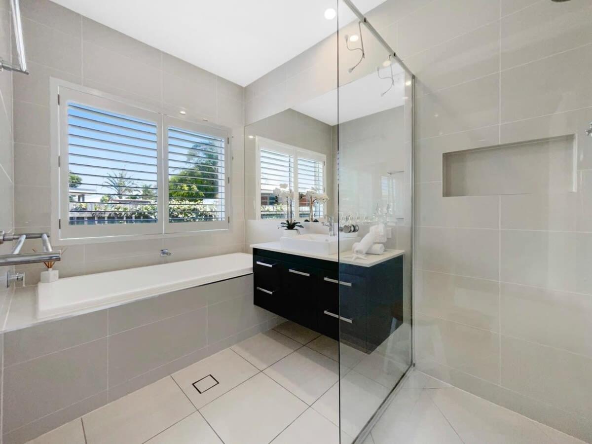 'Beachside Bliss' Family Pet Friendly Home