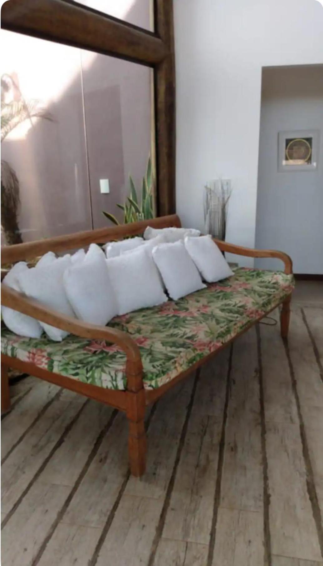 Casa espetacular na praia Brava