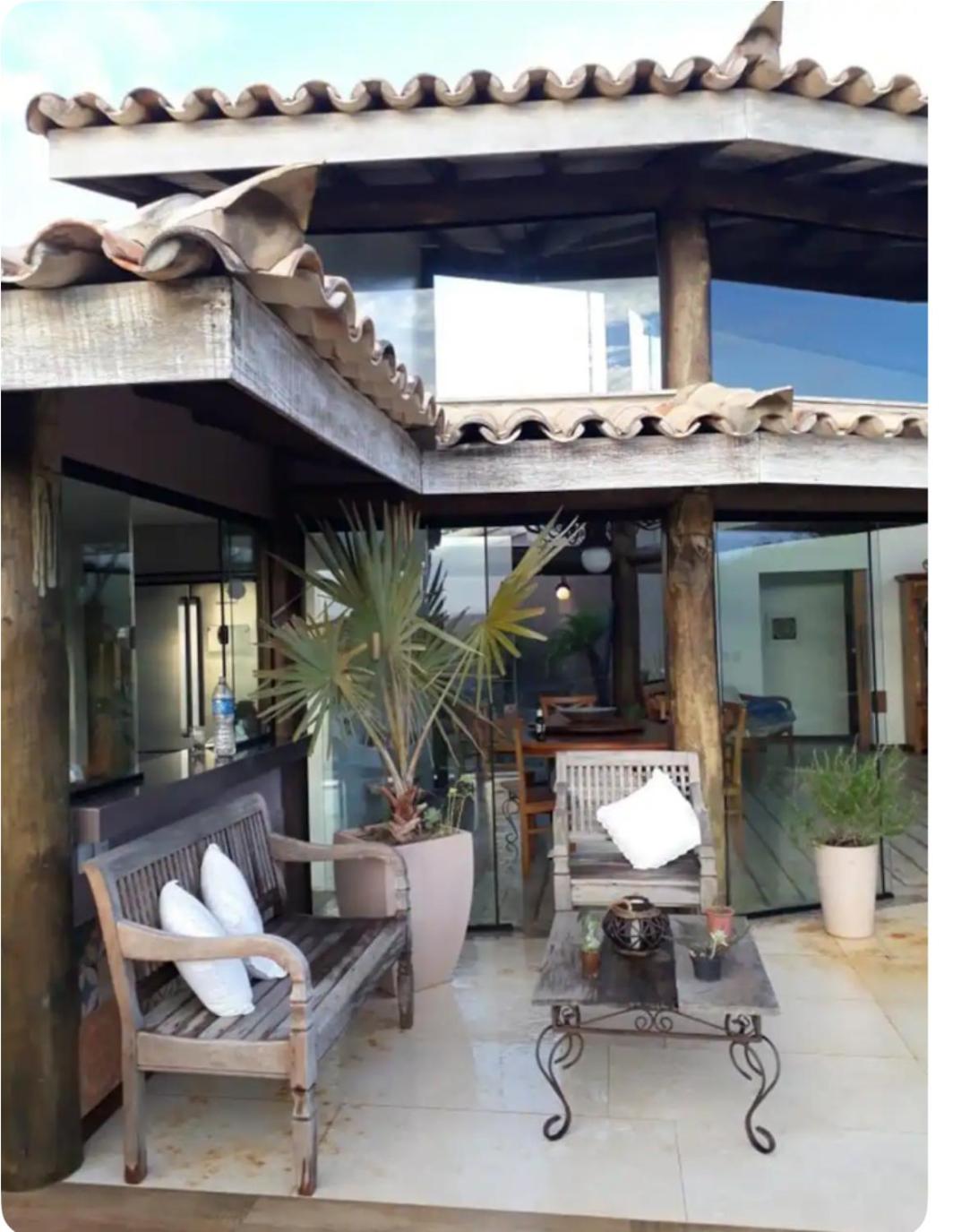 Casa espetacular na praia Brava