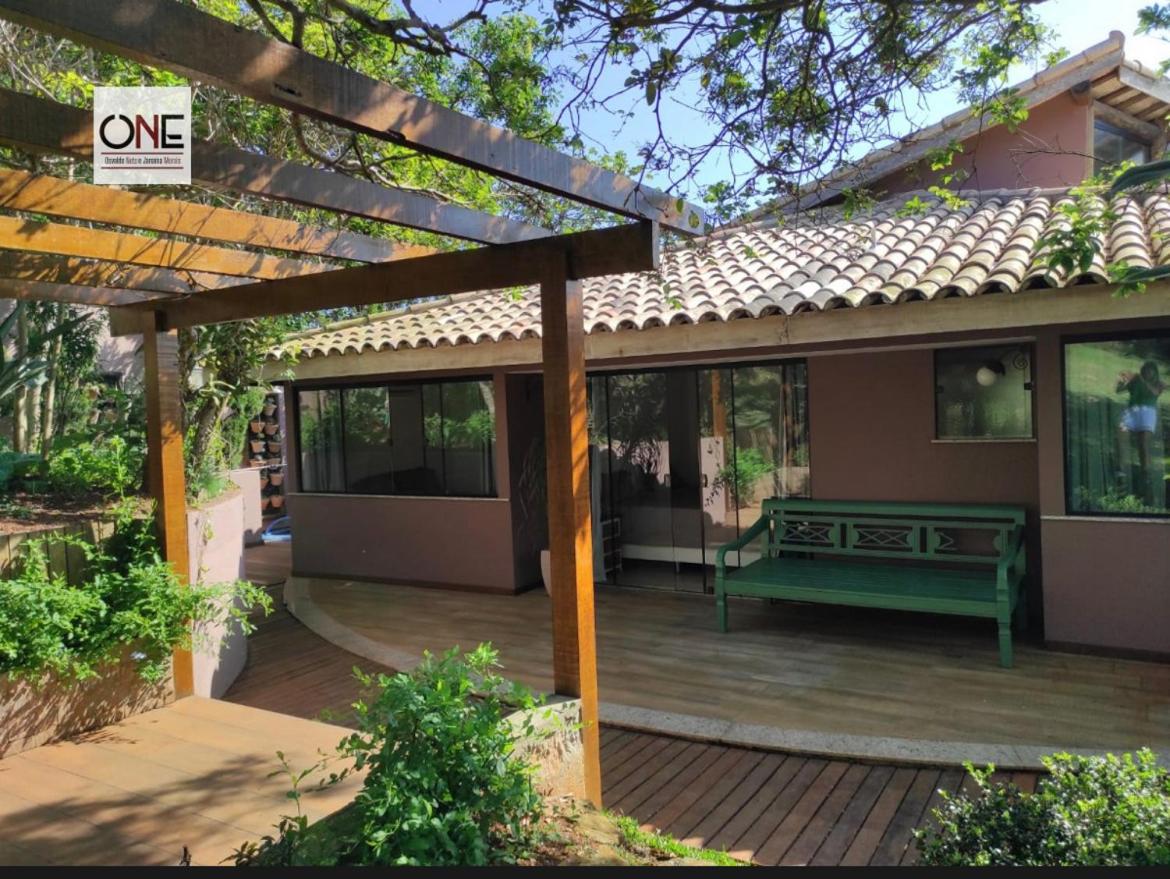 Casa espetacular na praia Brava