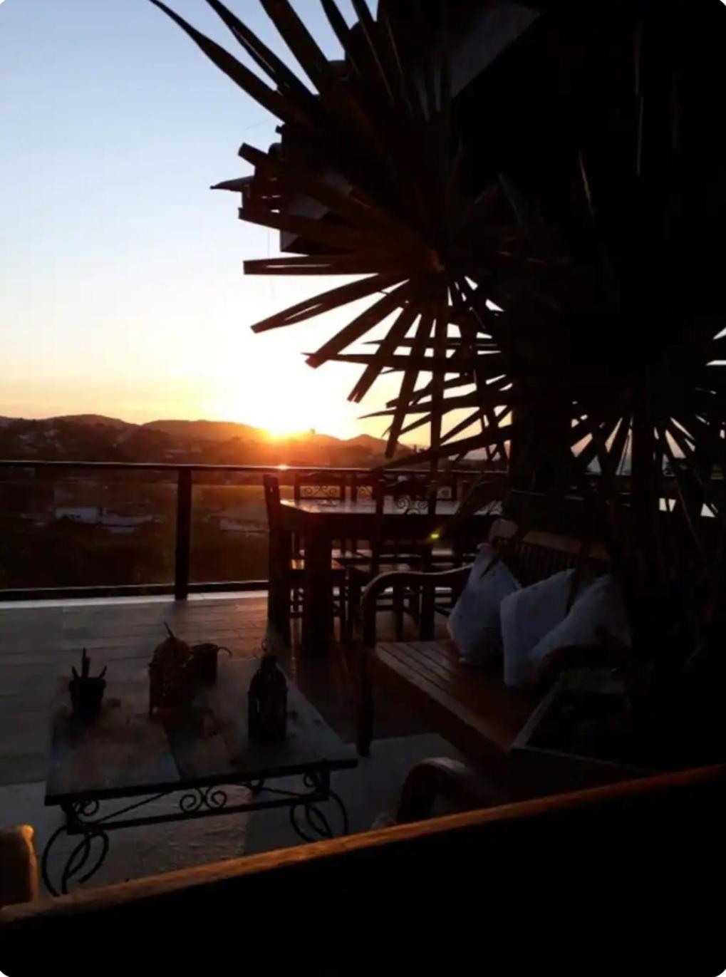 Casa espetacular na praia Brava