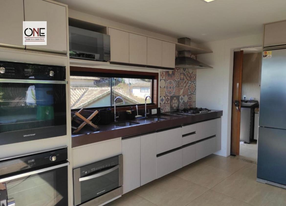 Casa espetacular na praia Brava