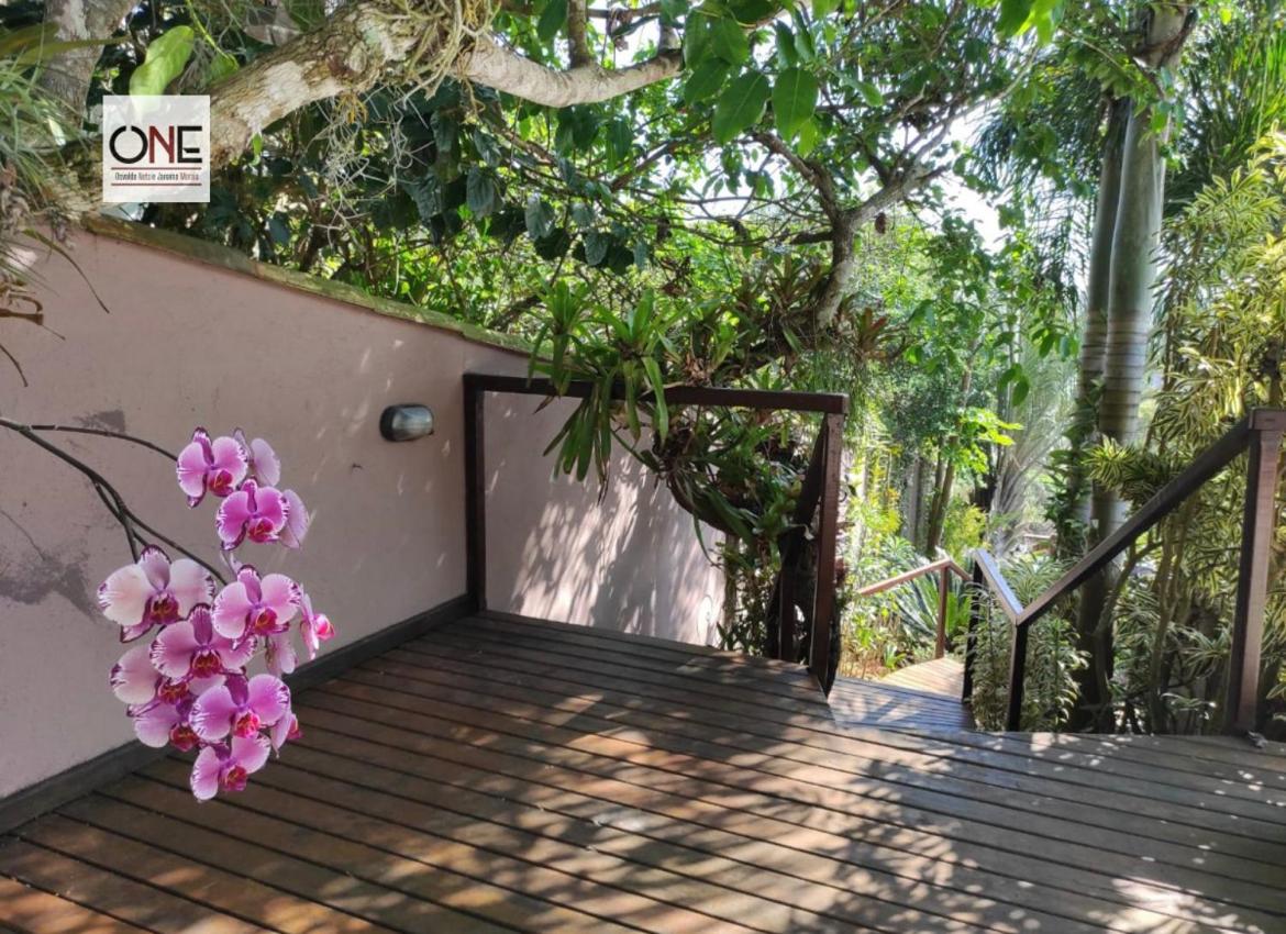 Casa espetacular na praia Brava