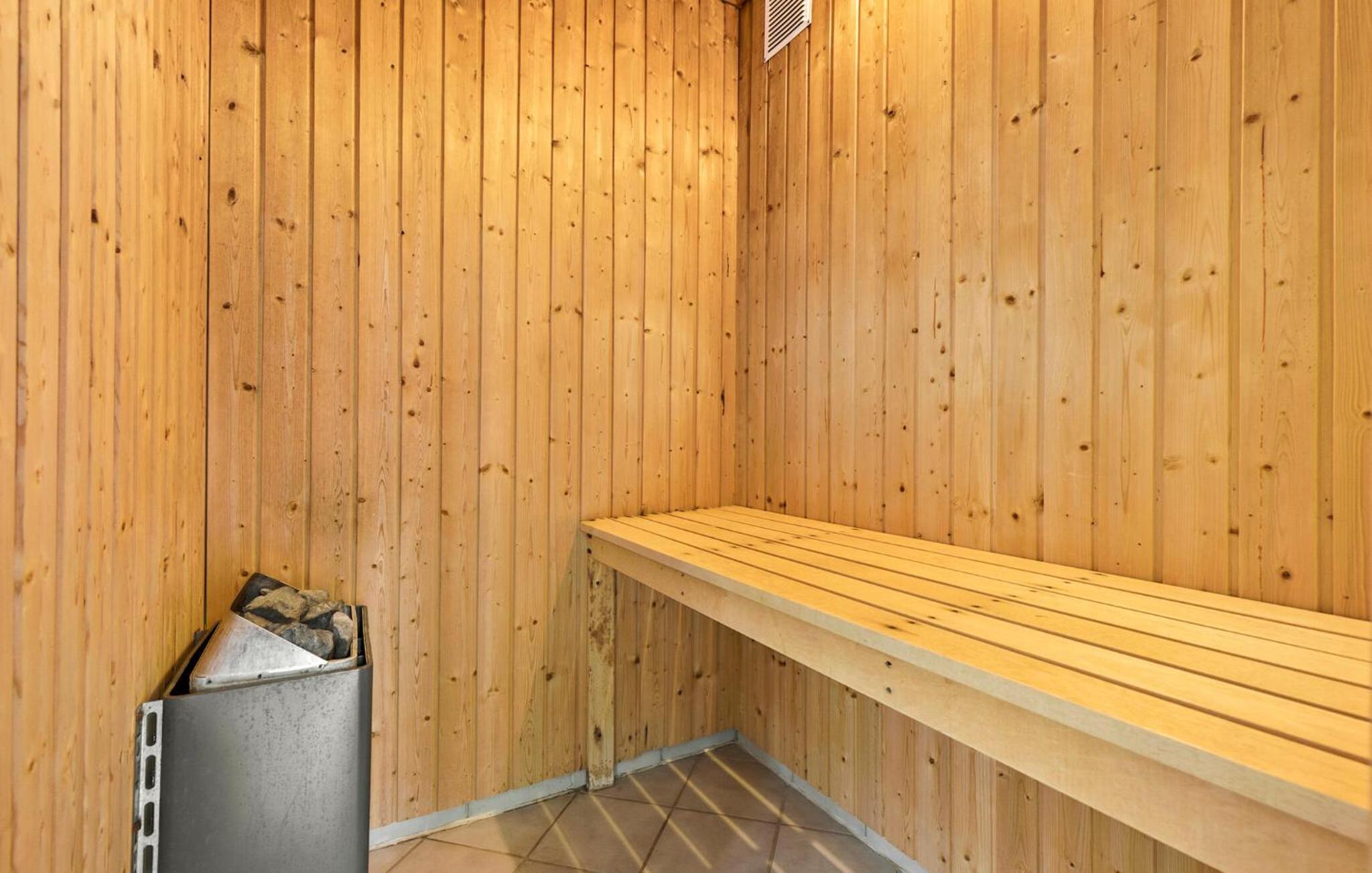 Cozy Home In Ebeltoft With Sauna