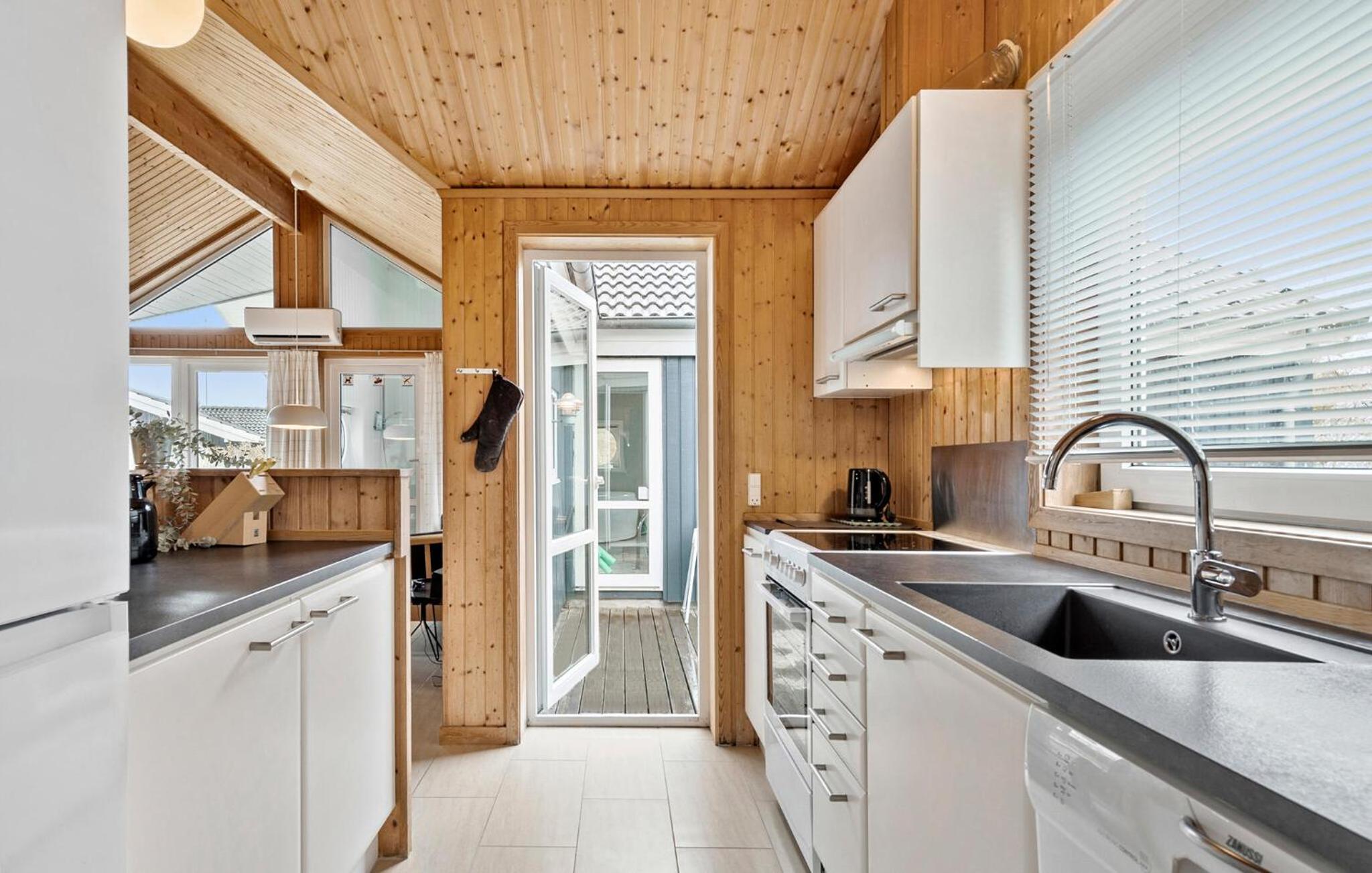 Cozy Home In Ebeltoft With Sauna