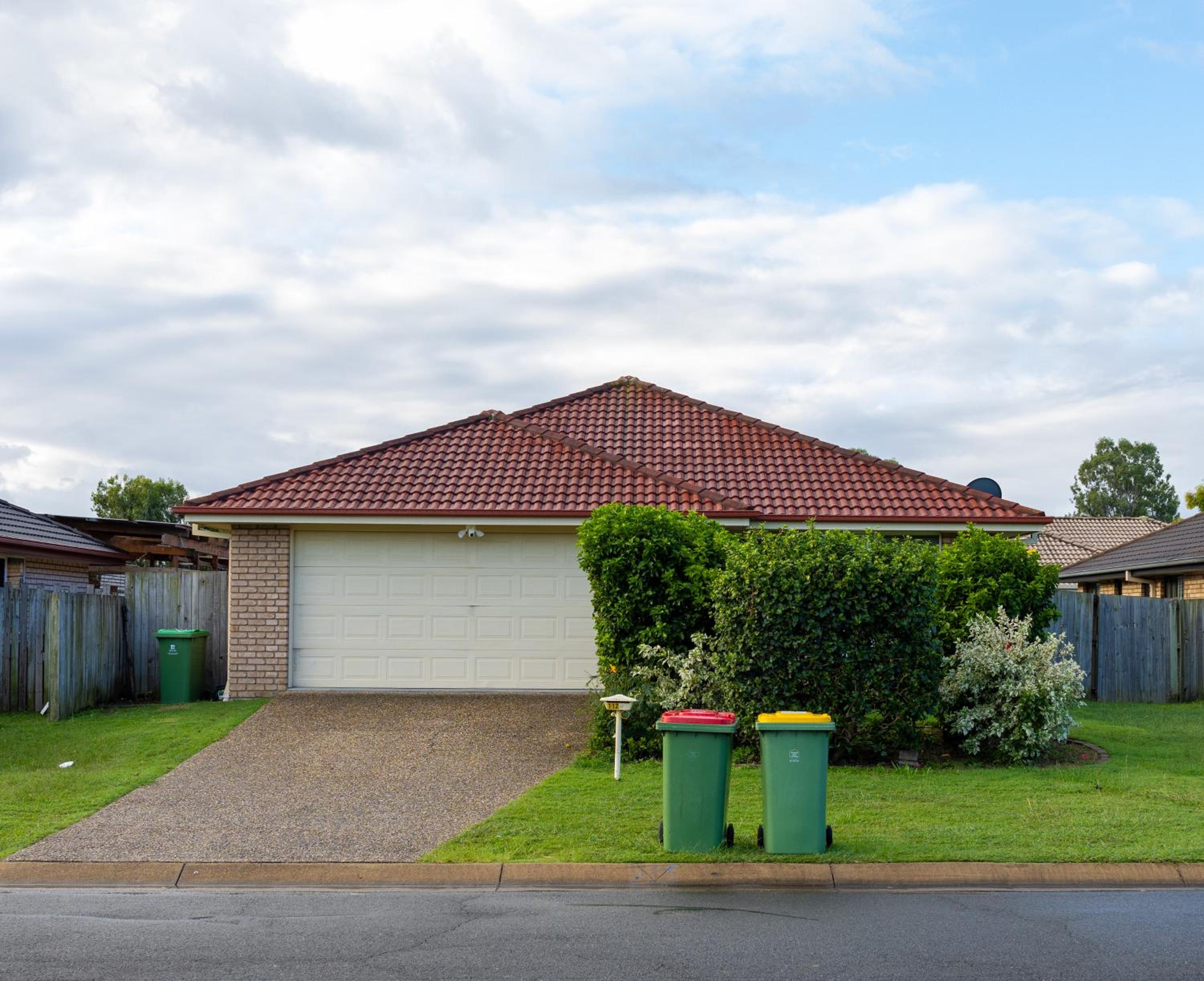 4 bedroom entire house in Raceview,QLD 4305