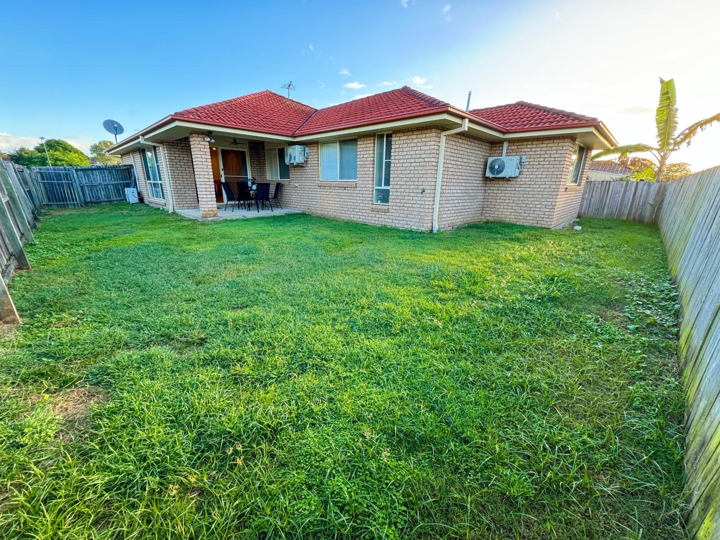 4 bedroom entire house in Raceview,QLD 4305