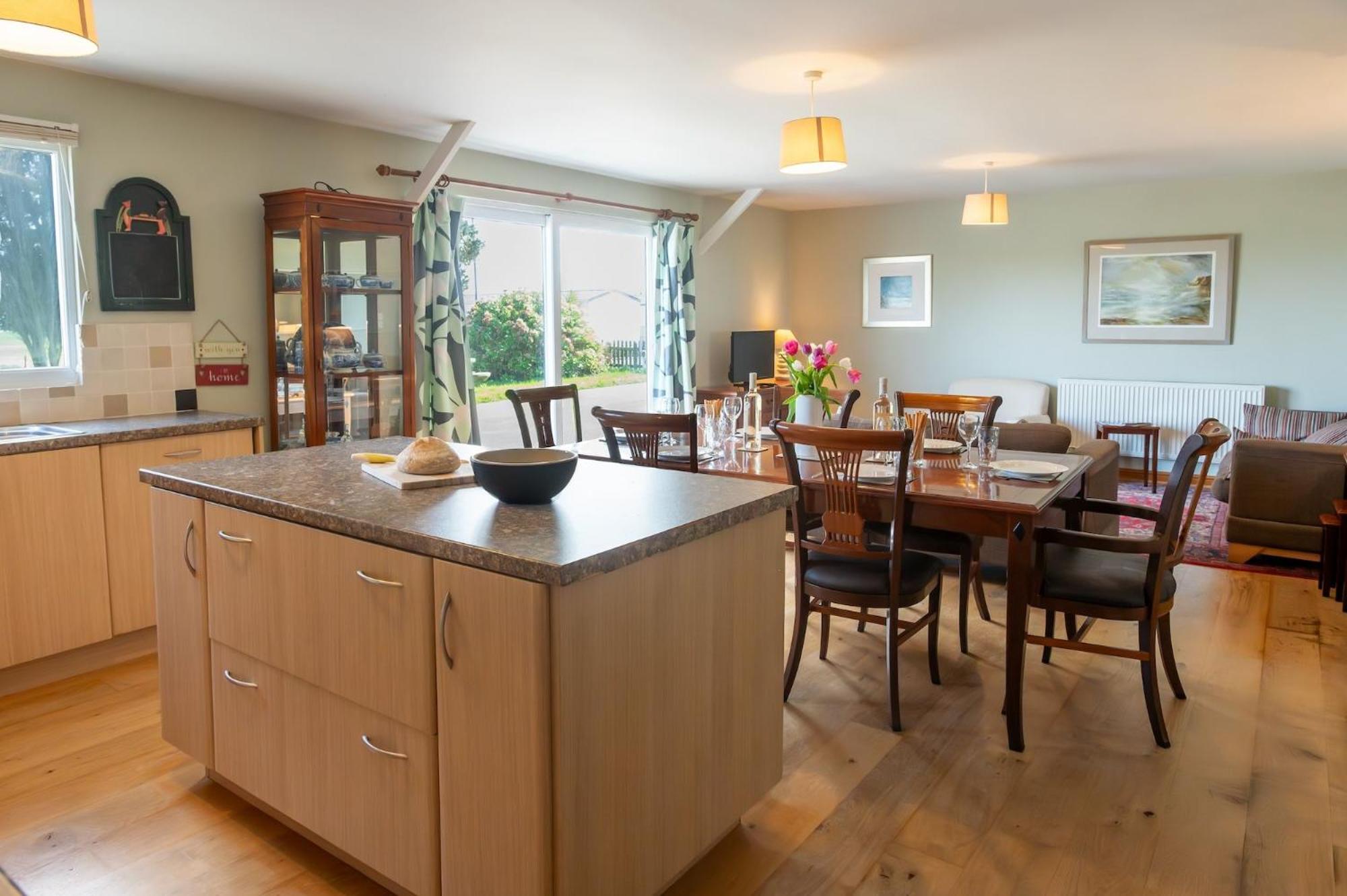 Ty Bach, Llanbedrog