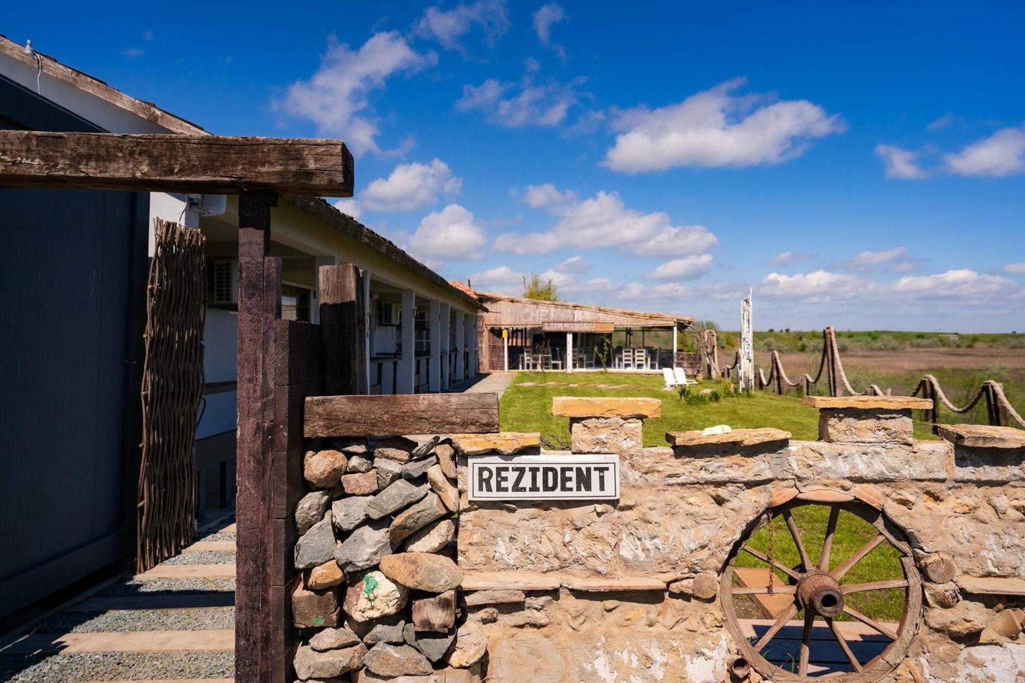 Rezident Corbu